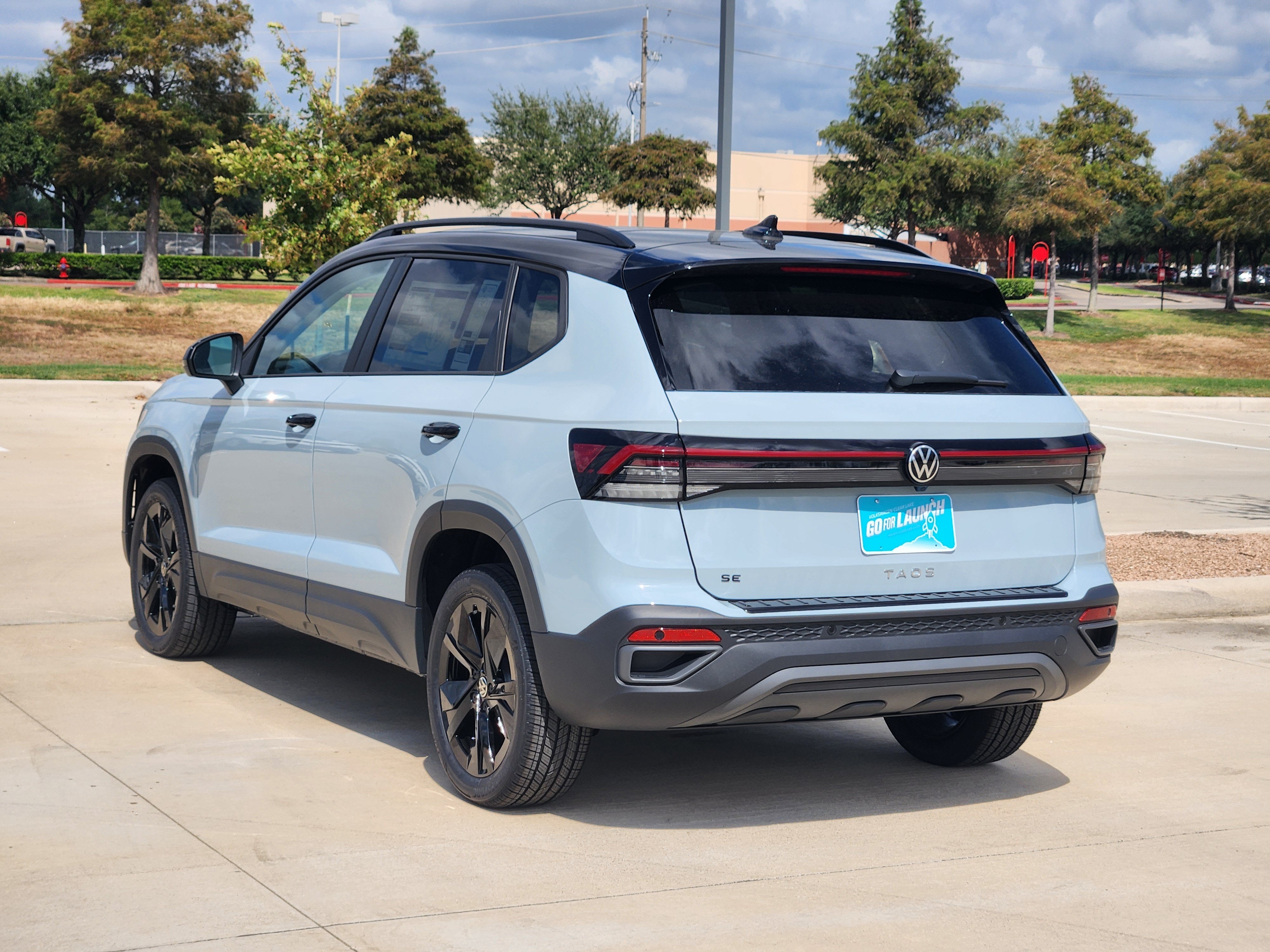 2027 Volkswagen Taos SE Black