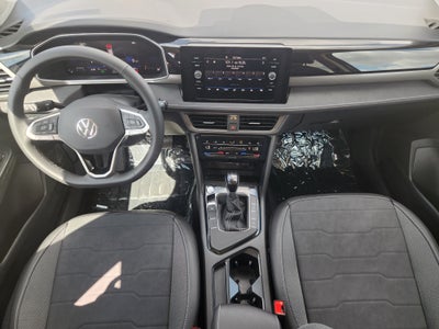 2027 Volkswagen Taos SE Black
