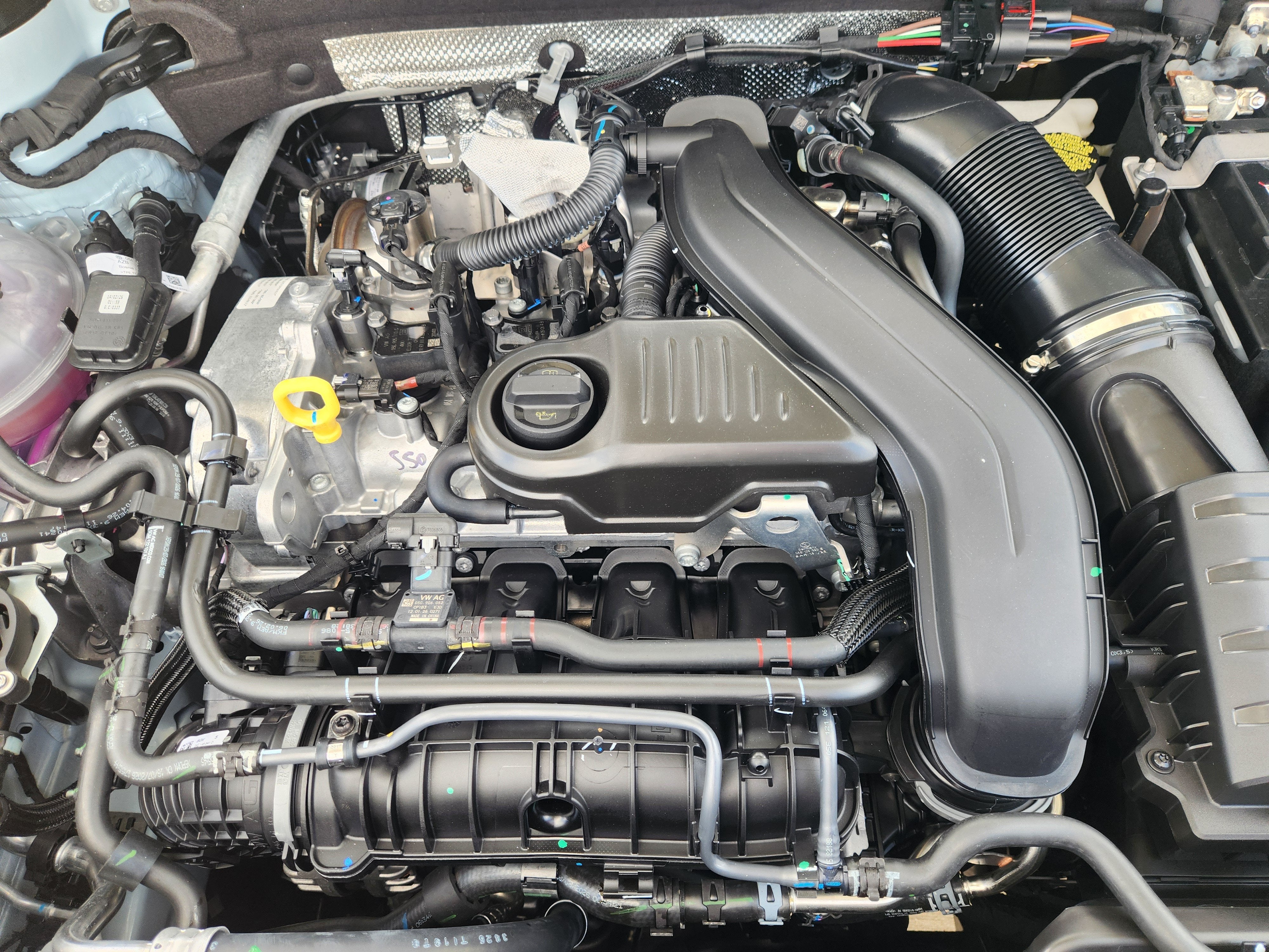 2027 Volkswagen Taos SE Black