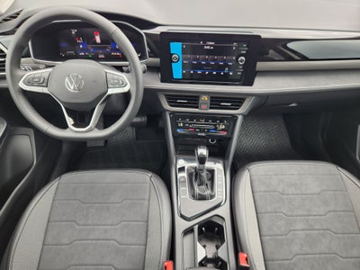 2027 Volkswagen Taos SE Black
