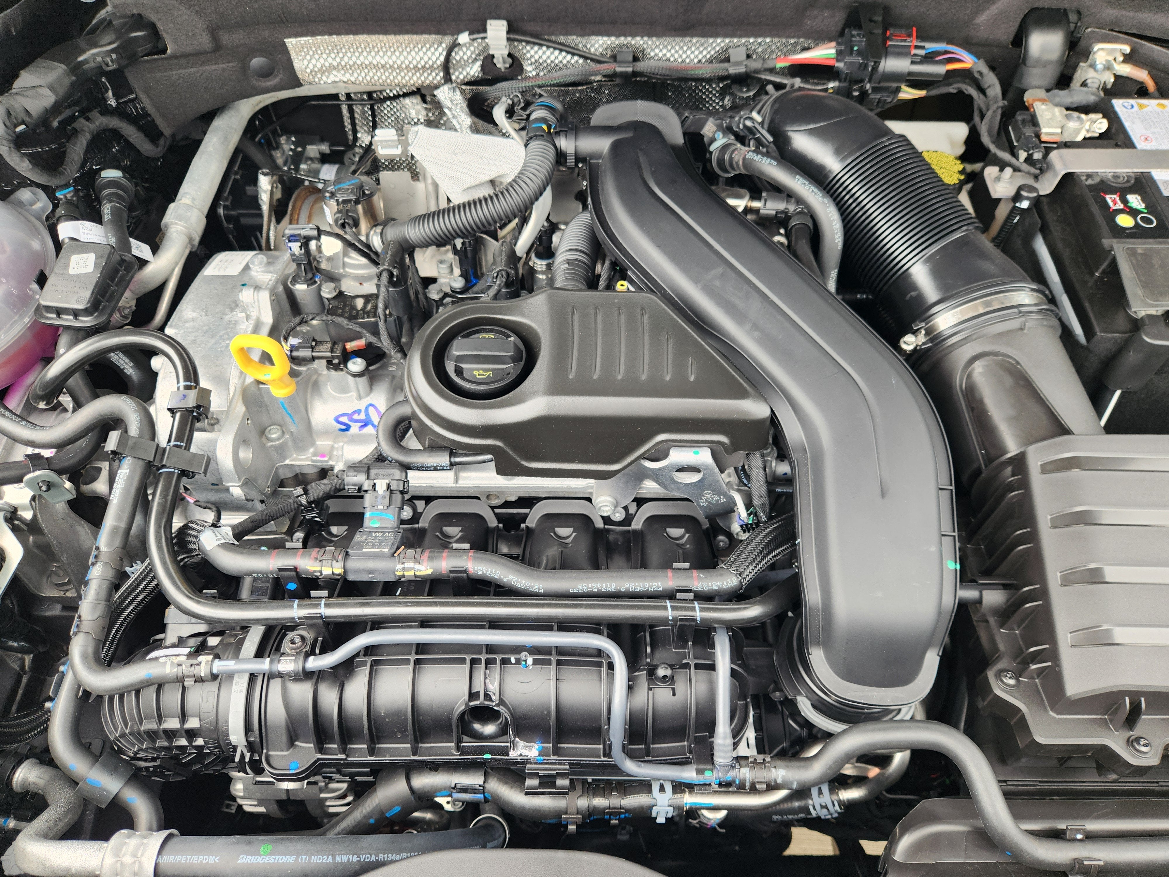 2027 Volkswagen Taos SE Black