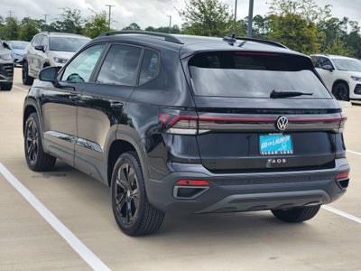 2027 Volkswagen Taos SE Black