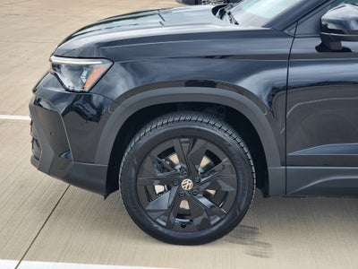 2027 Volkswagen Taos SE Black