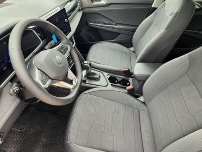 2027 Volkswagen Taos SE Black