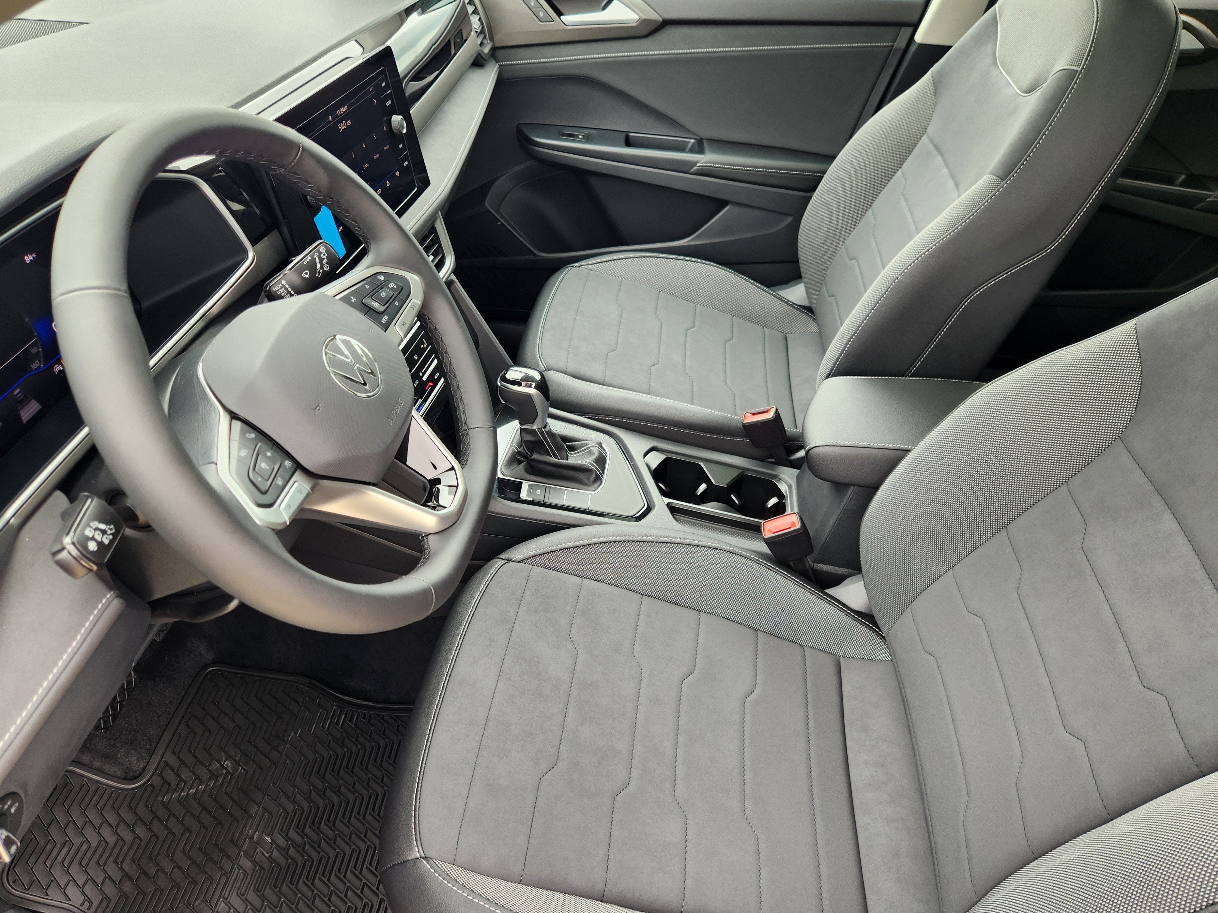 2027 Volkswagen Taos SE Black