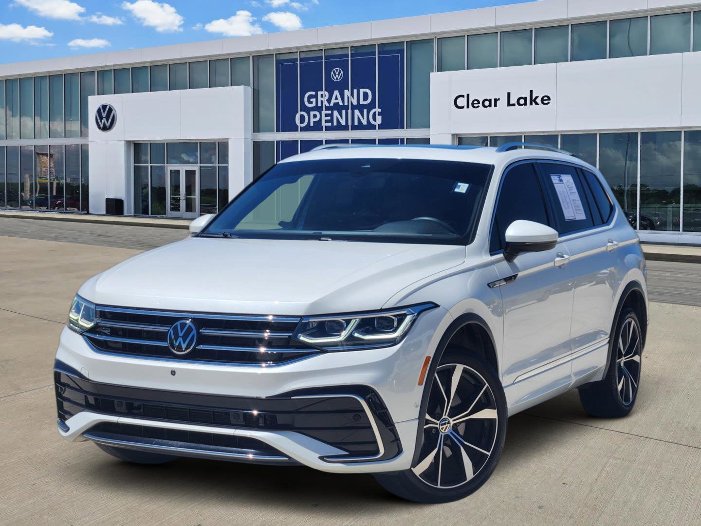 2024 Volkswagen Tiguan SEL R-Line