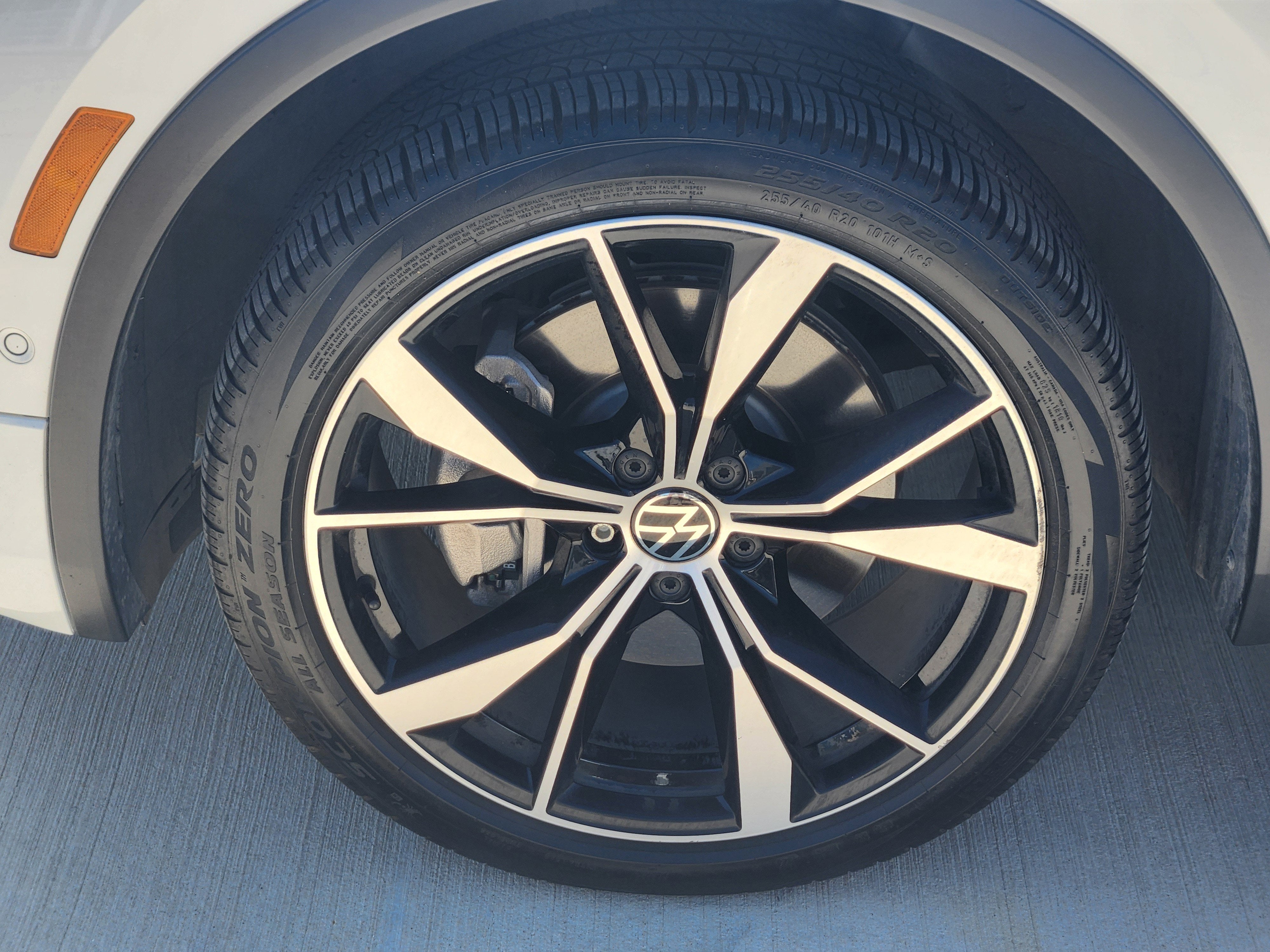 2024 Volkswagen Tiguan SEL R-Line