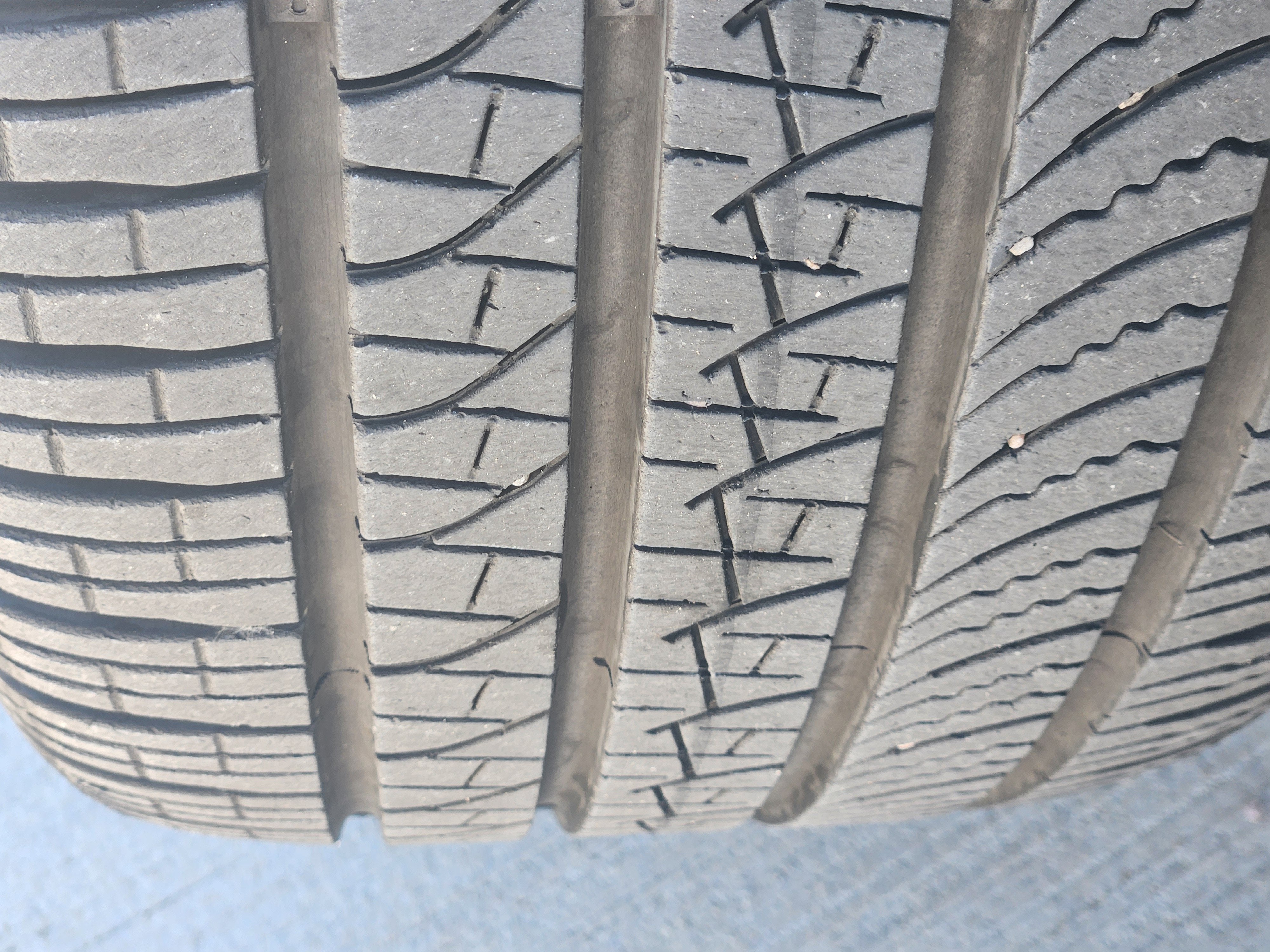 2024 Volkswagen Tiguan SEL R-Line