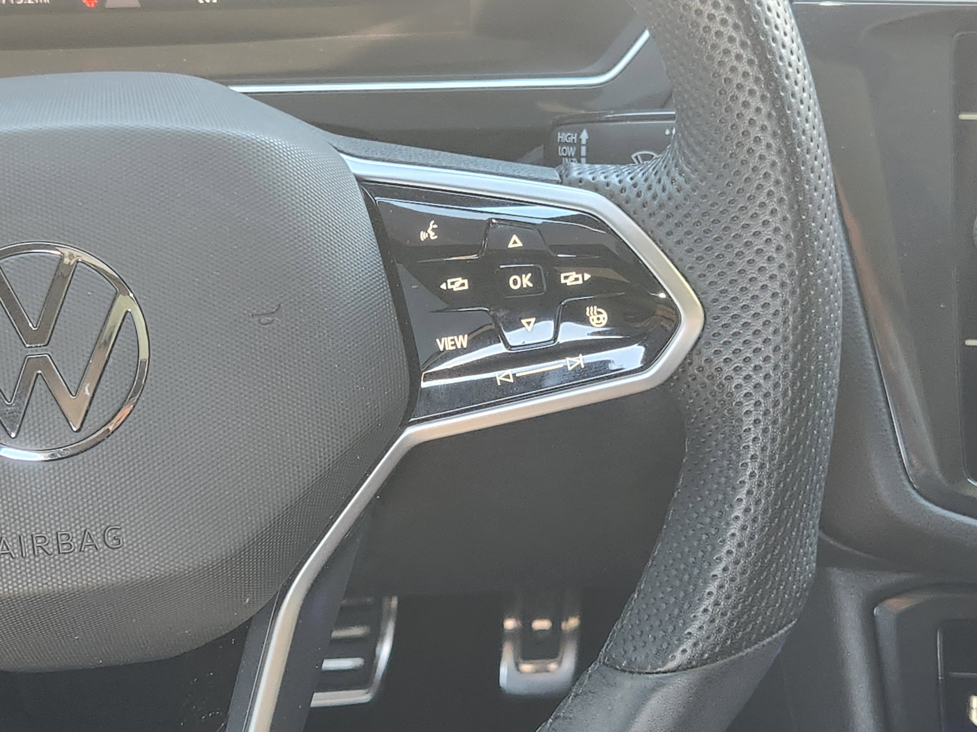 2024 Volkswagen Tiguan SEL R-Line