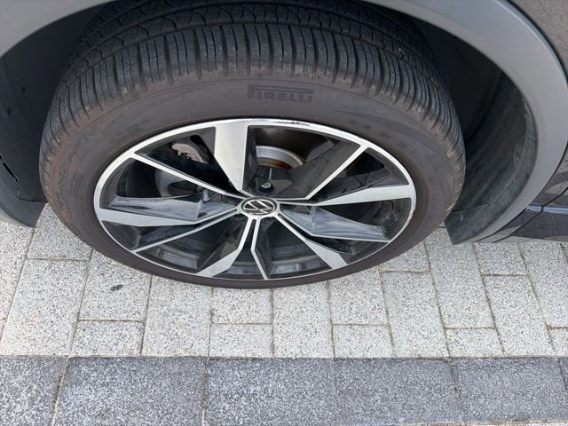2024 Volkswagen Tiguan SEL R-Line