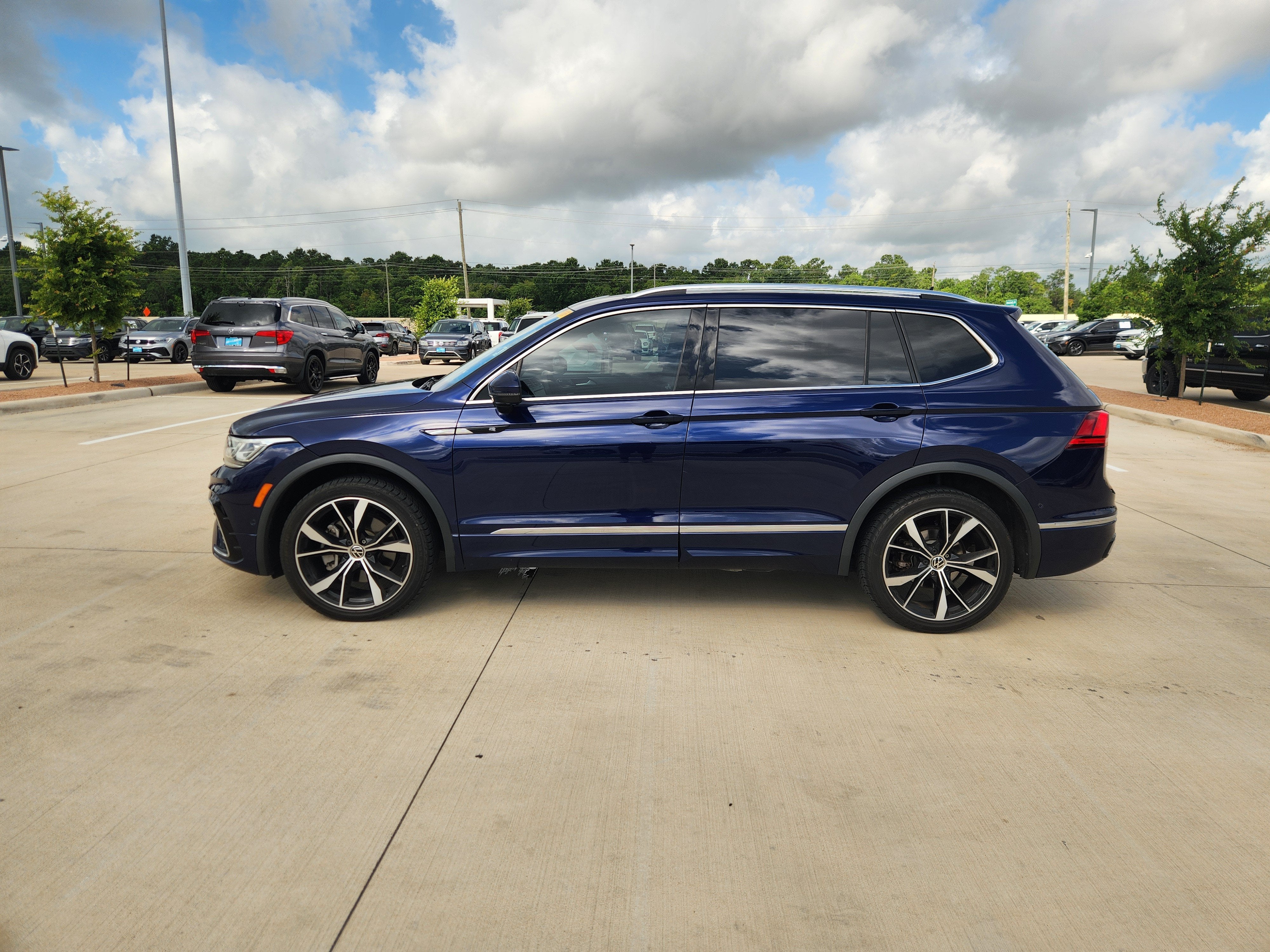 2022 Volkswagen Tiguan SEL R-Line