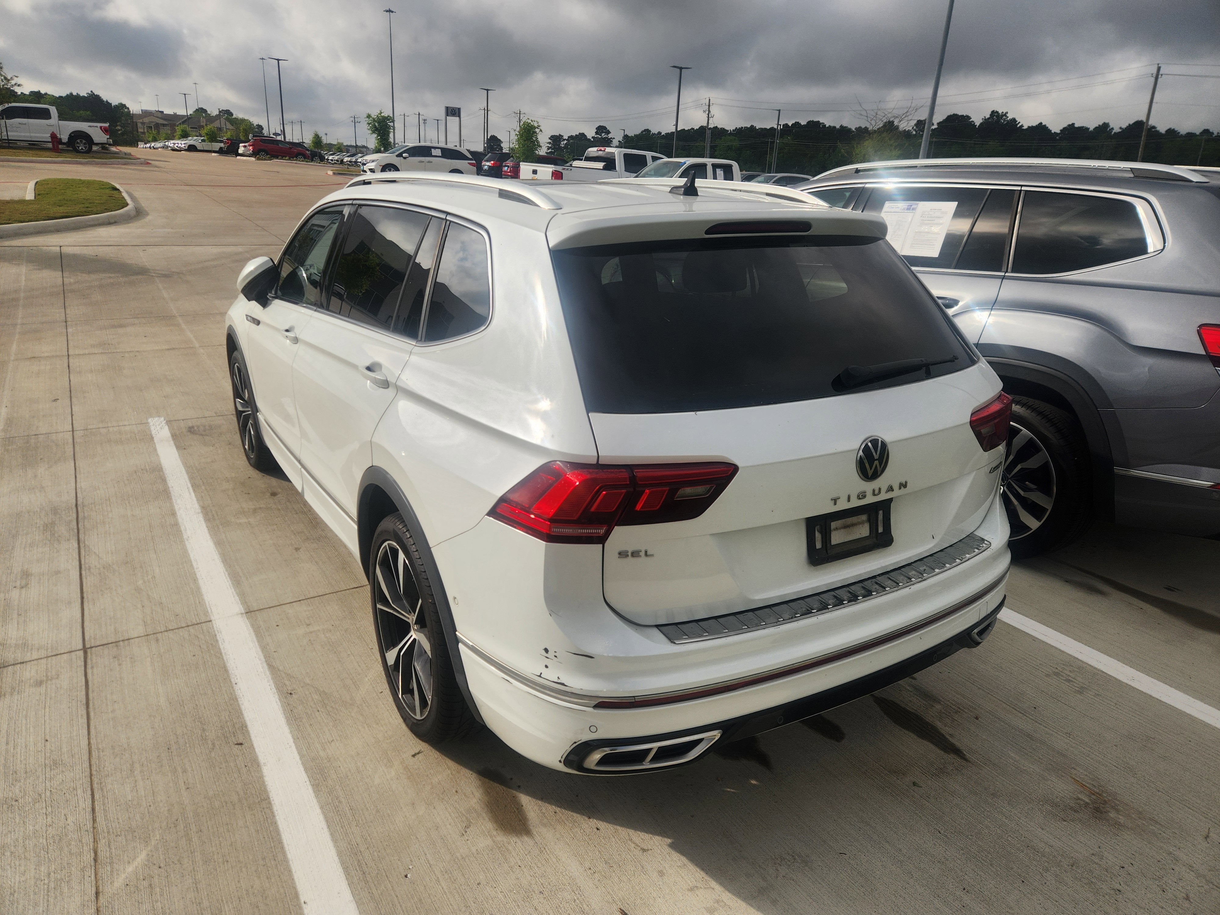 2022 Volkswagen Tiguan SEL R-Line