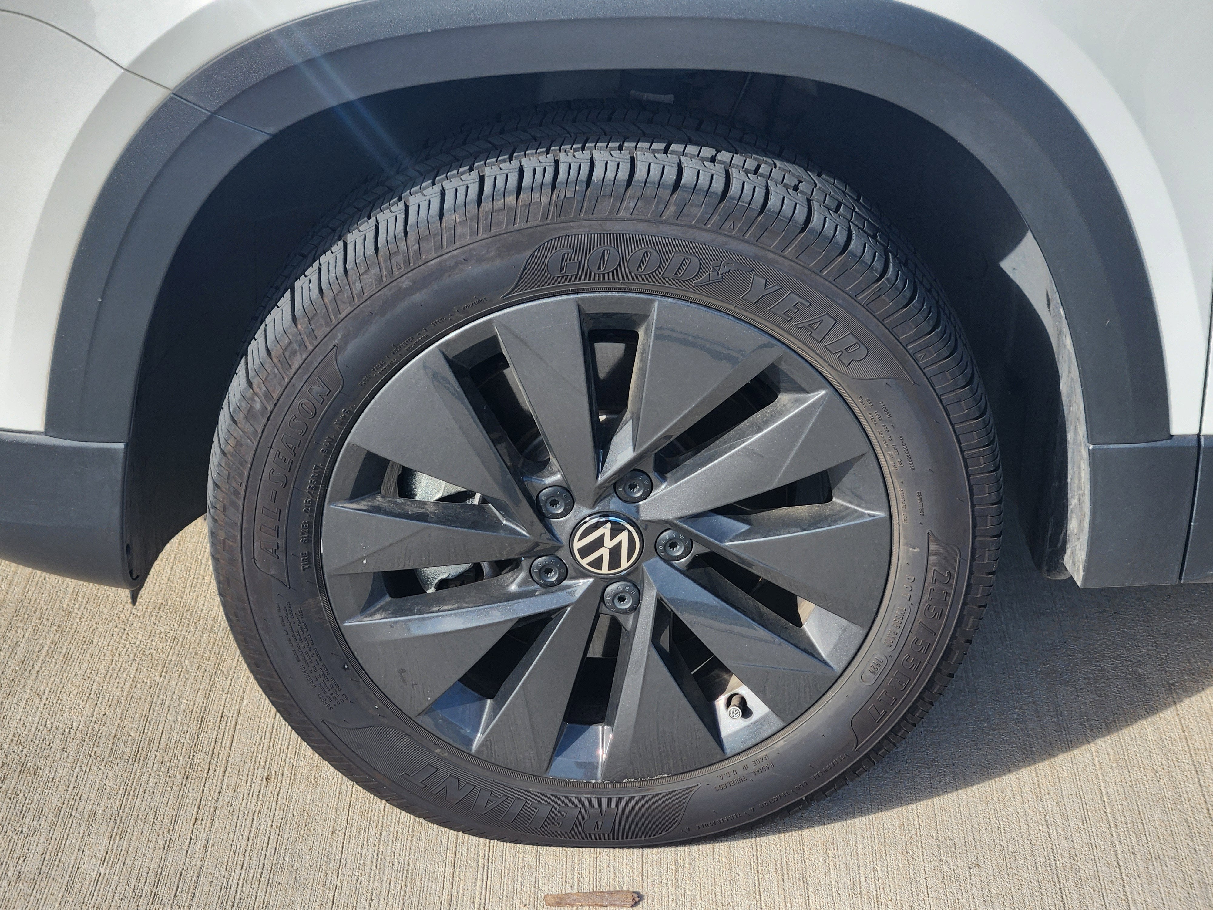 2024 Volkswagen Taos S