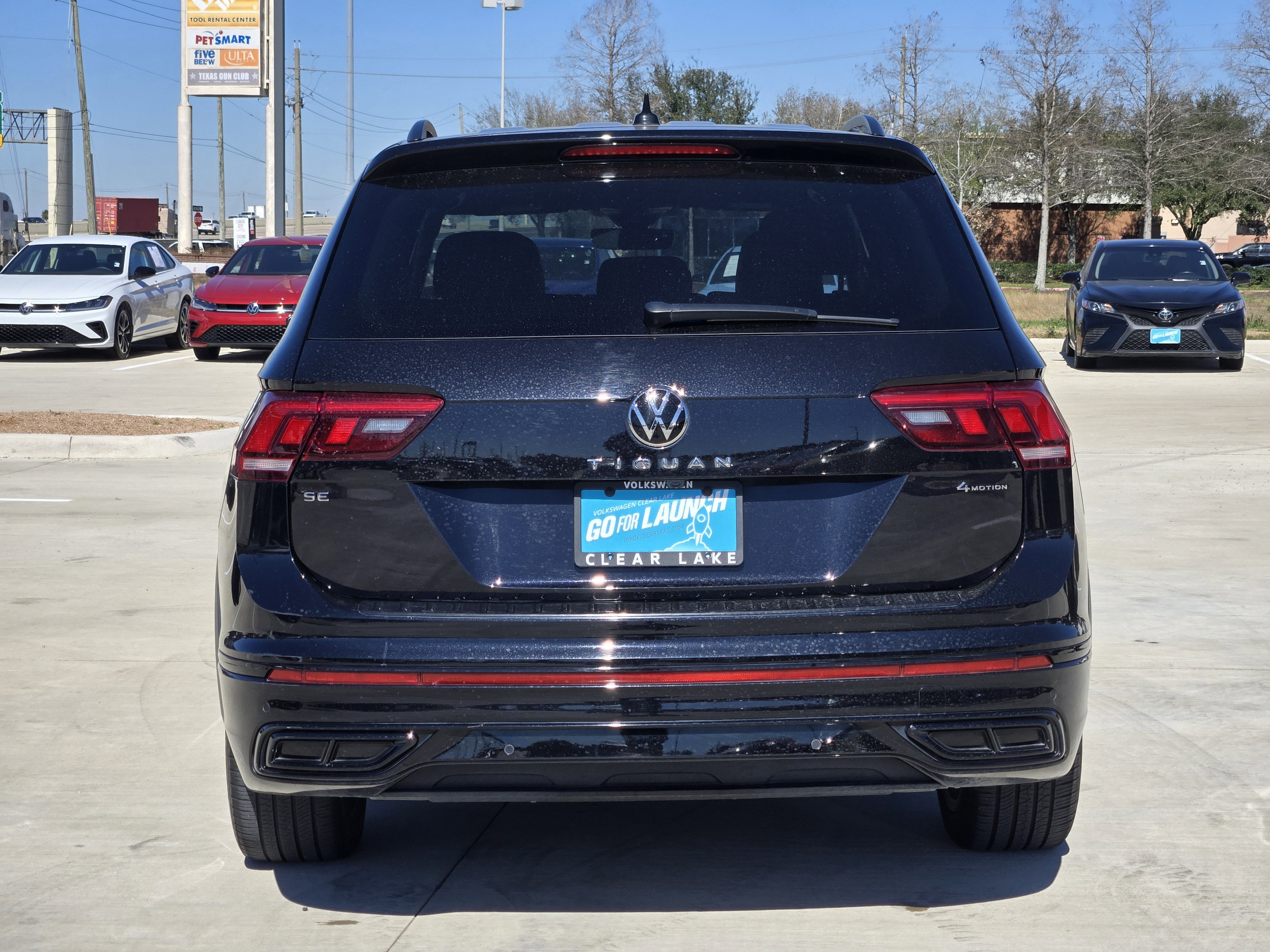 2024 Volkswagen Tiguan SE R-Line Black