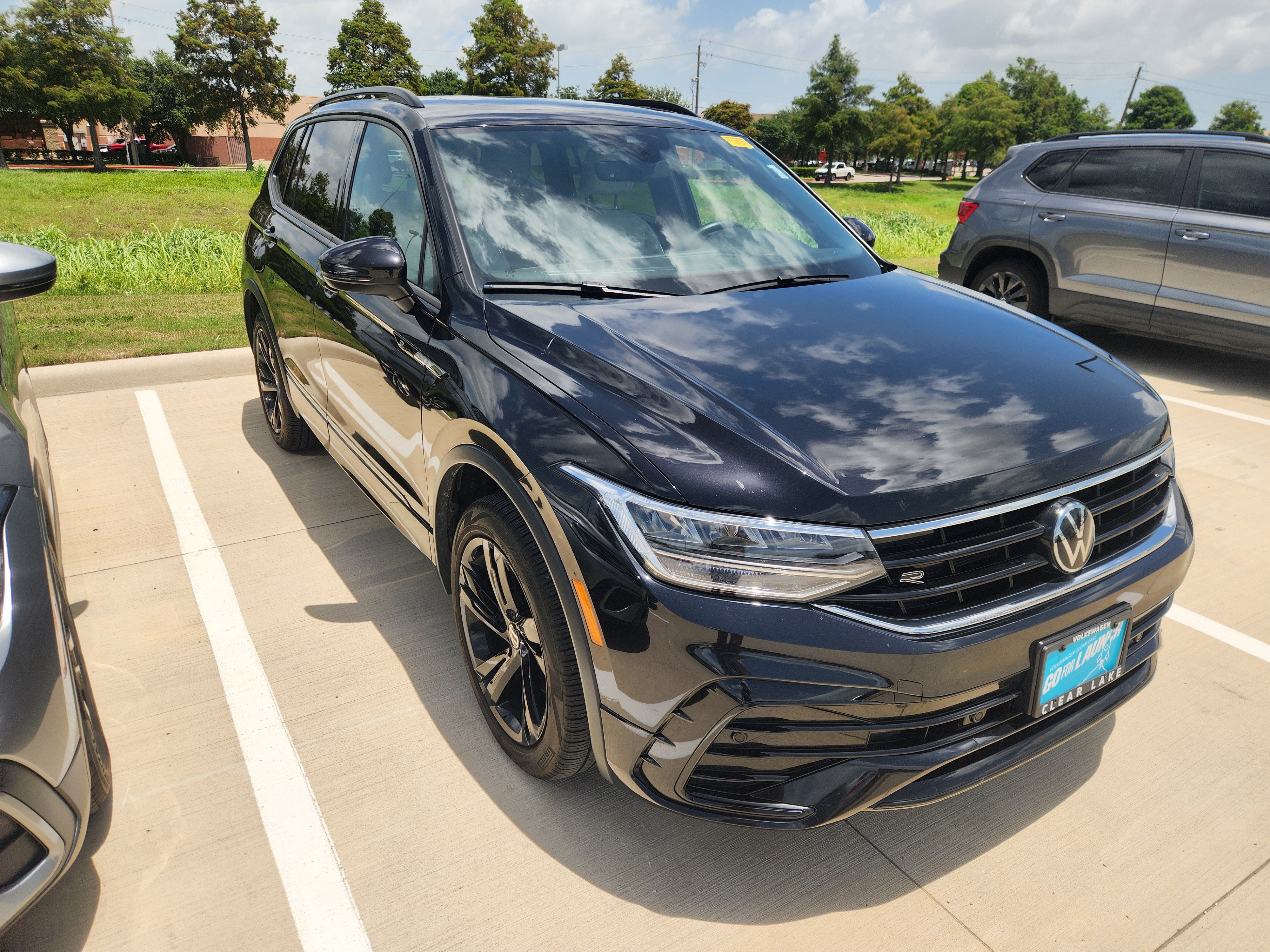 2024 Volkswagen Tiguan SE R-Line Black