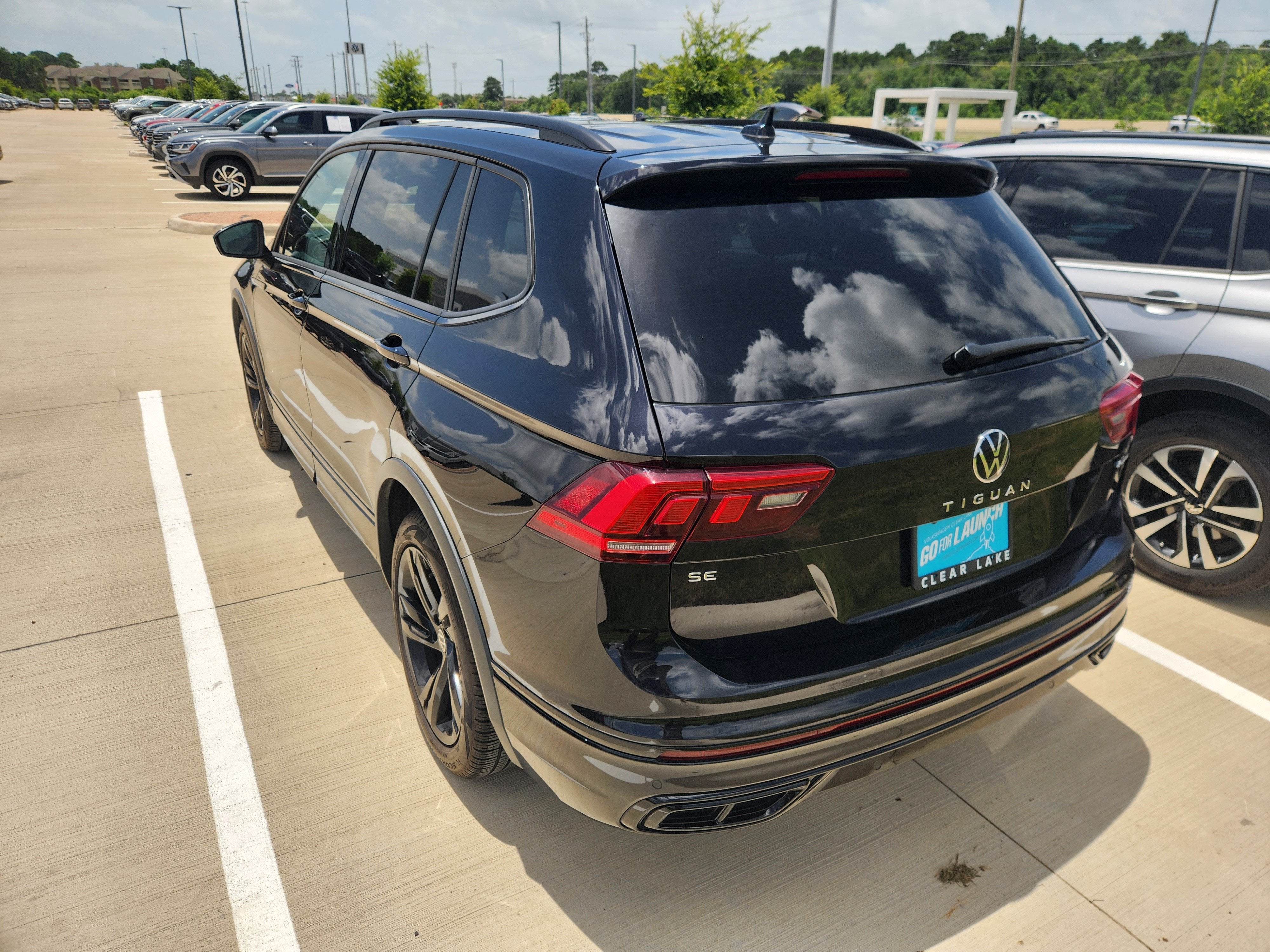 2024 Volkswagen Tiguan SE R-Line Black