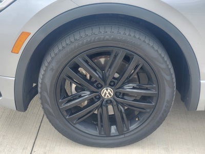 2022 Volkswagen Tiguan SE R-Line Black