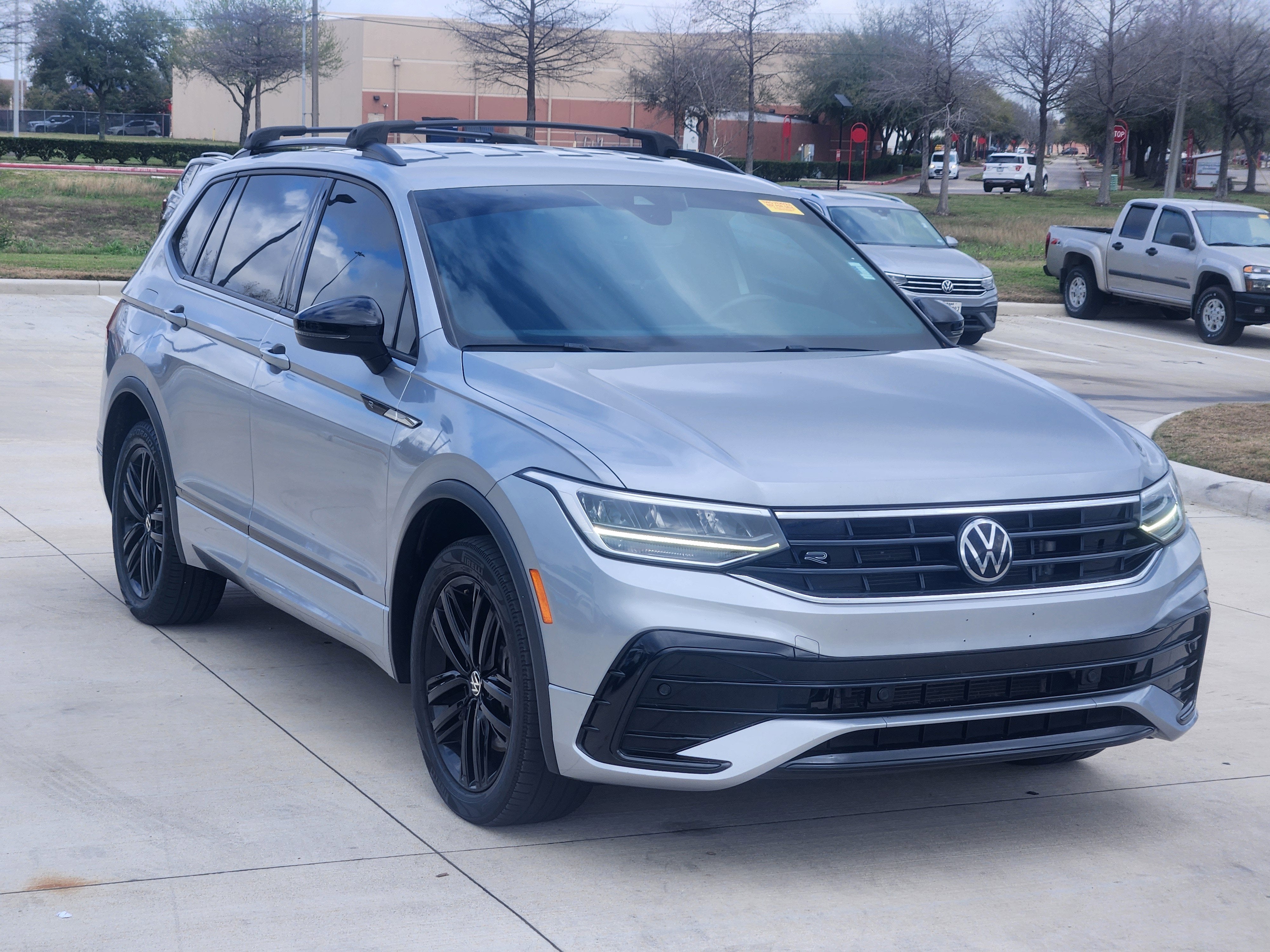 2022 Volkswagen Tiguan SE R-Line Black