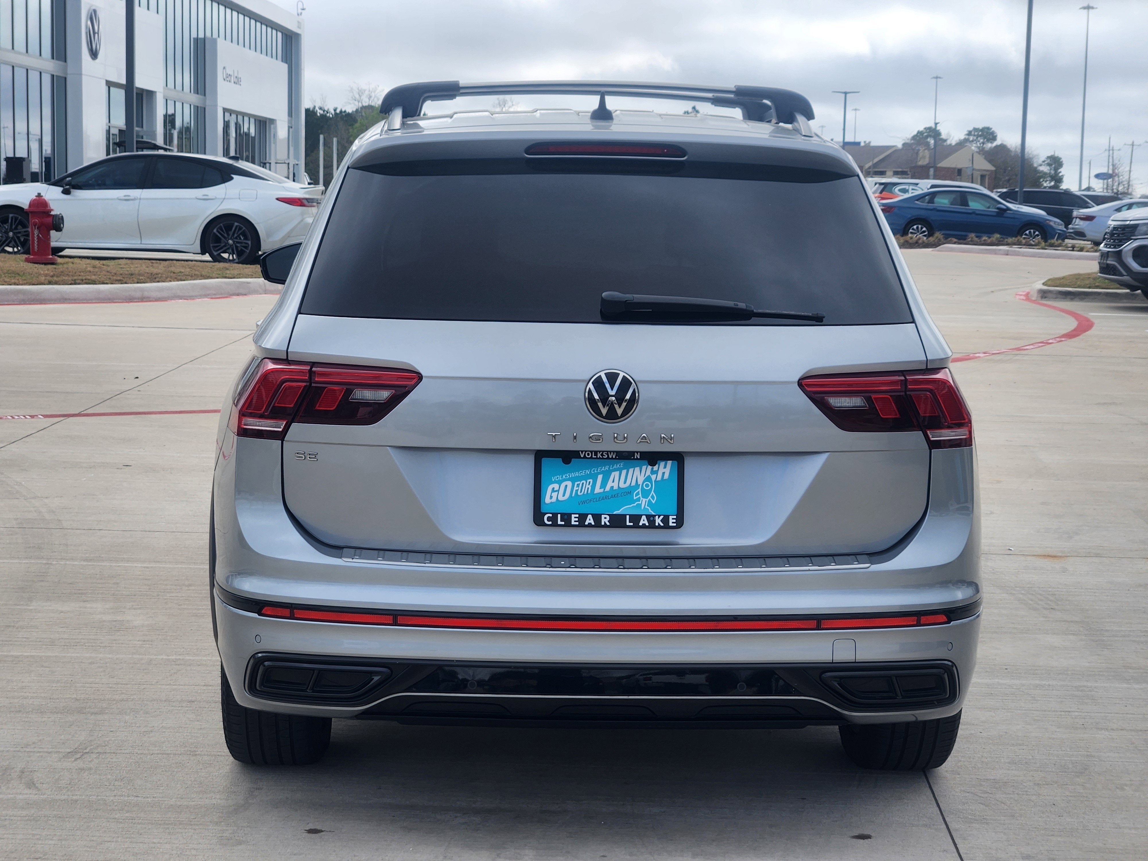 2022 Volkswagen Tiguan SE R-Line Black