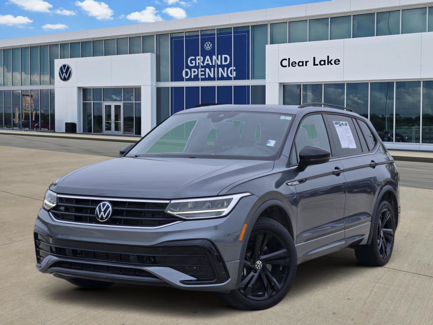 2023 Volkswagen Tiguan SE R-Line Black