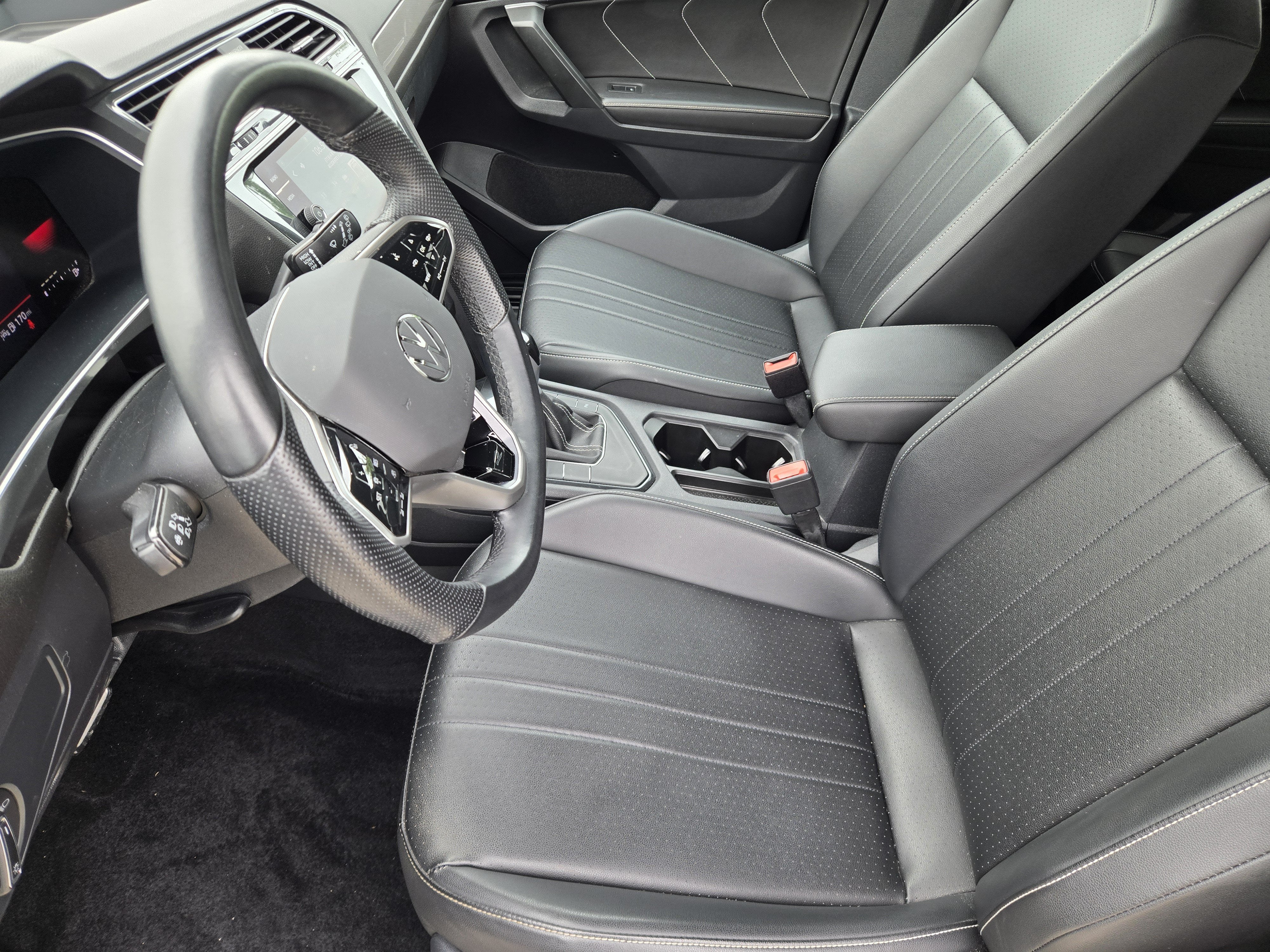 2023 Volkswagen Tiguan SE R-Line Black