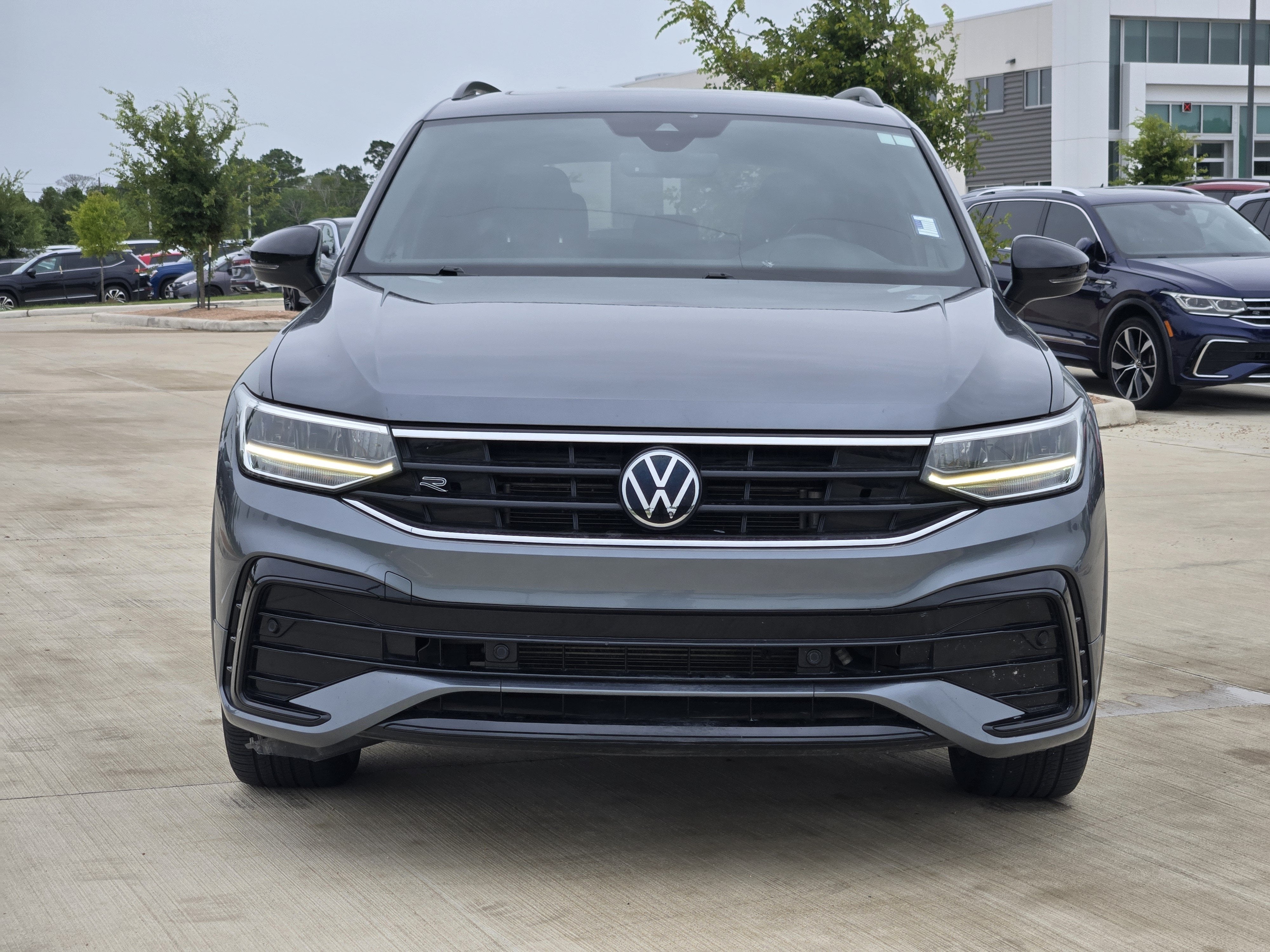 2023 Volkswagen Tiguan SE R-Line Black