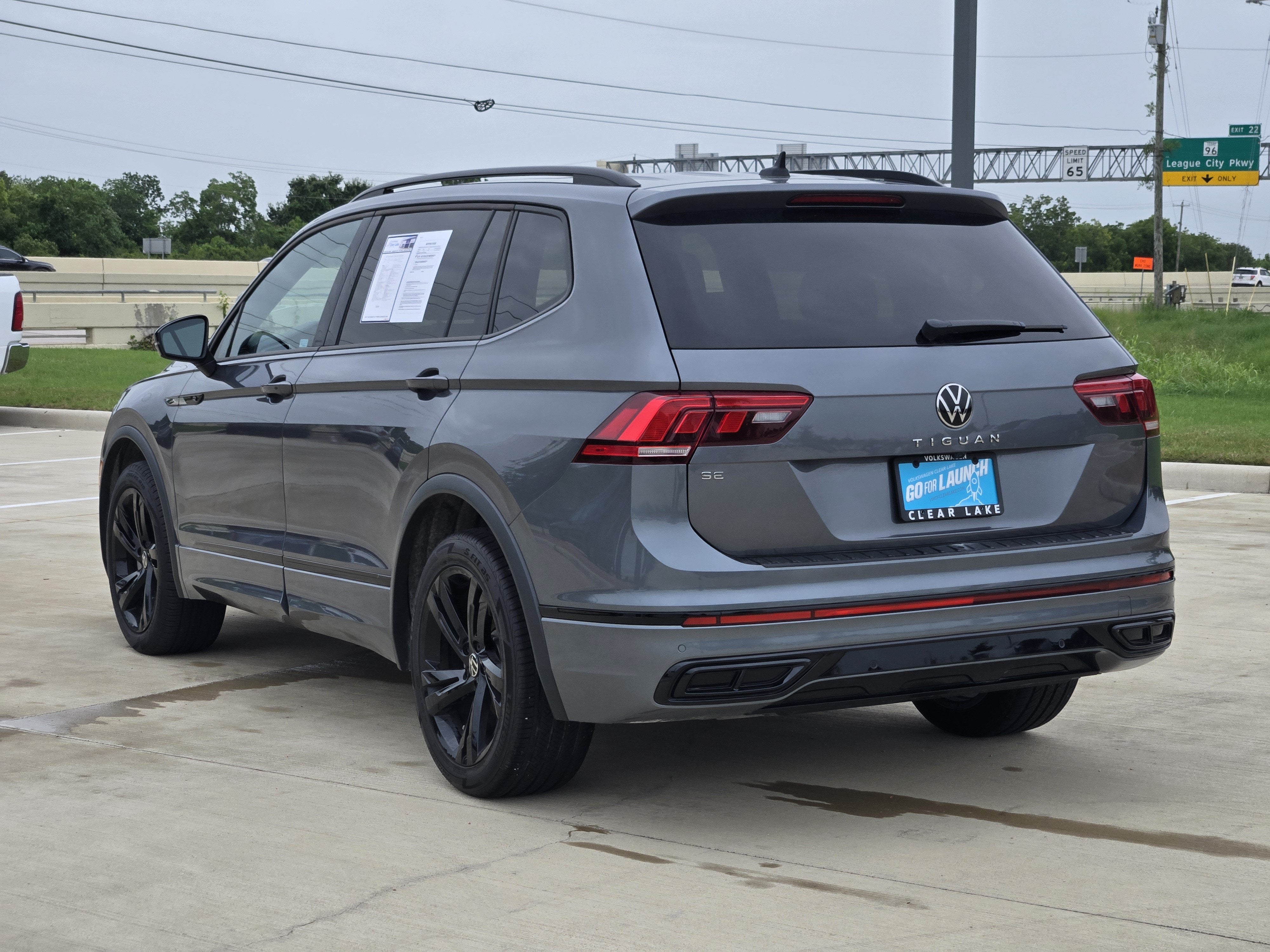 2023 Volkswagen Tiguan SE R-Line Black