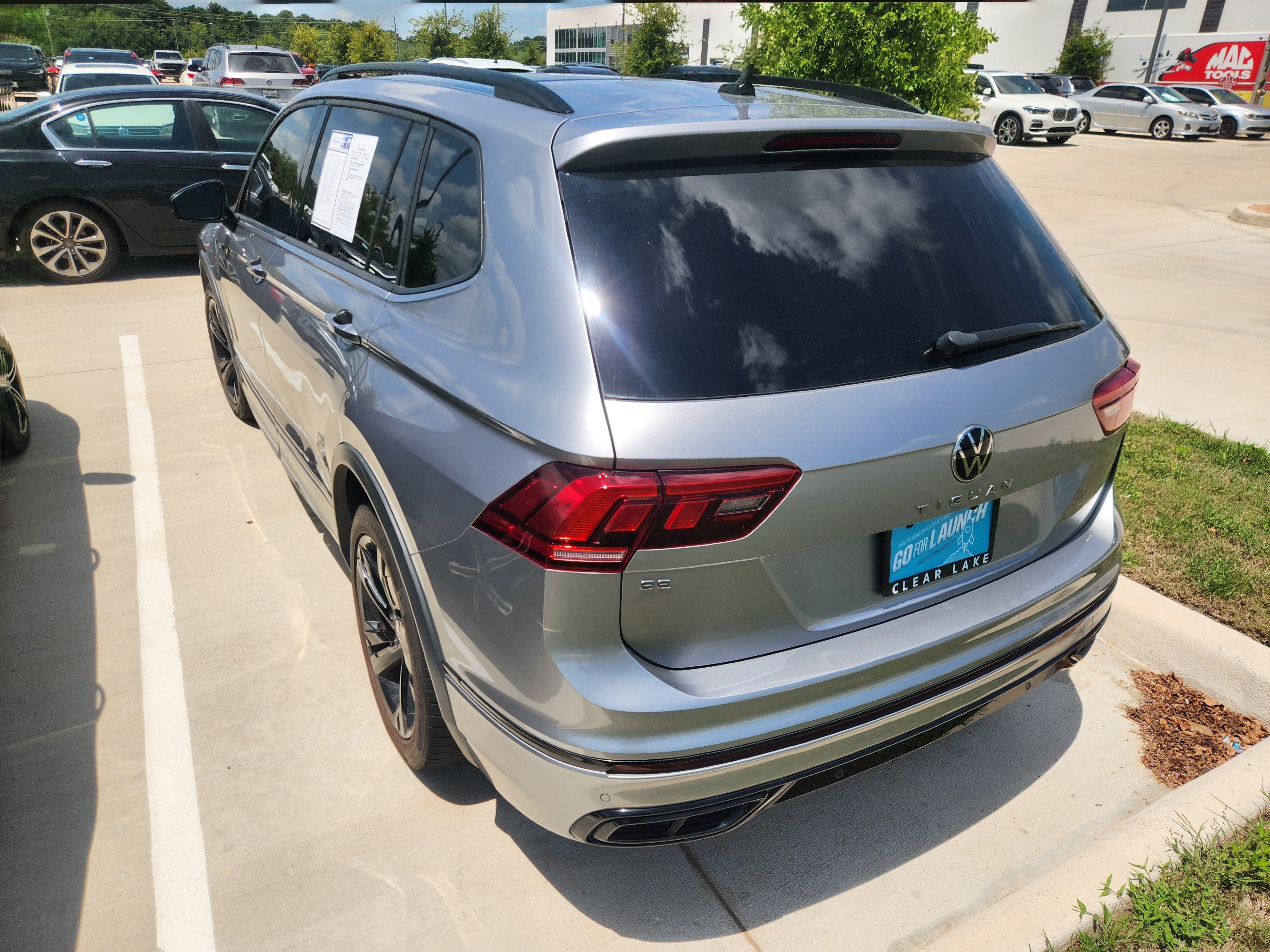 2023 Volkswagen Tiguan SE R-Line Black