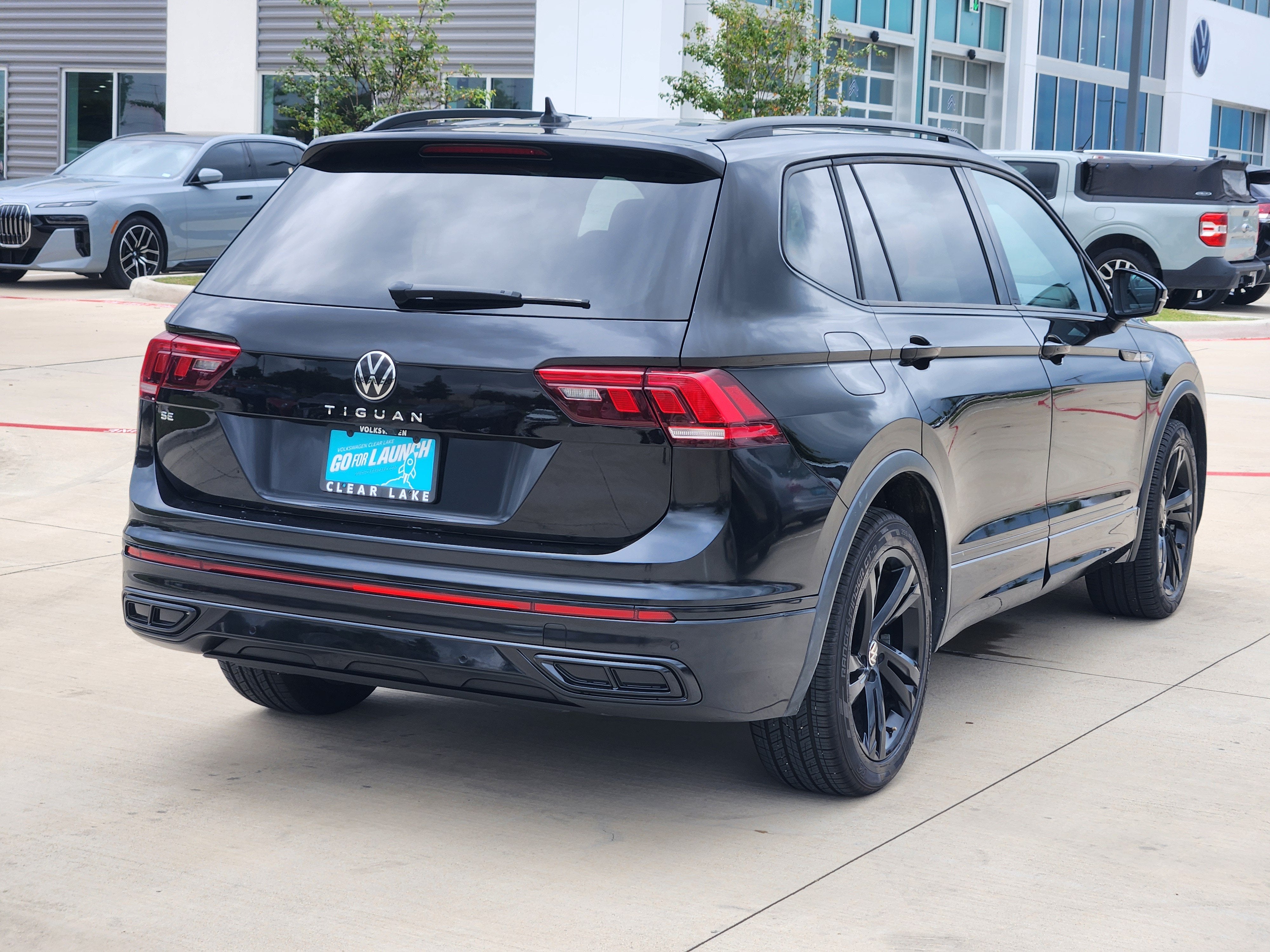 2024 Volkswagen Tiguan SE R-Line Black