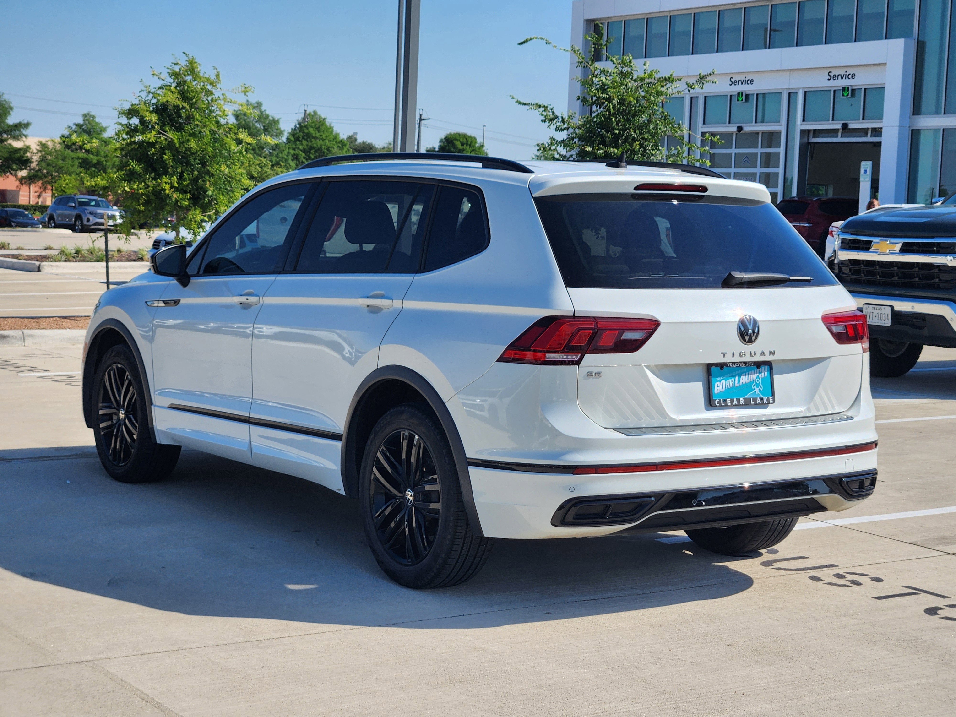 2022 Volkswagen Tiguan SE R-Line Black