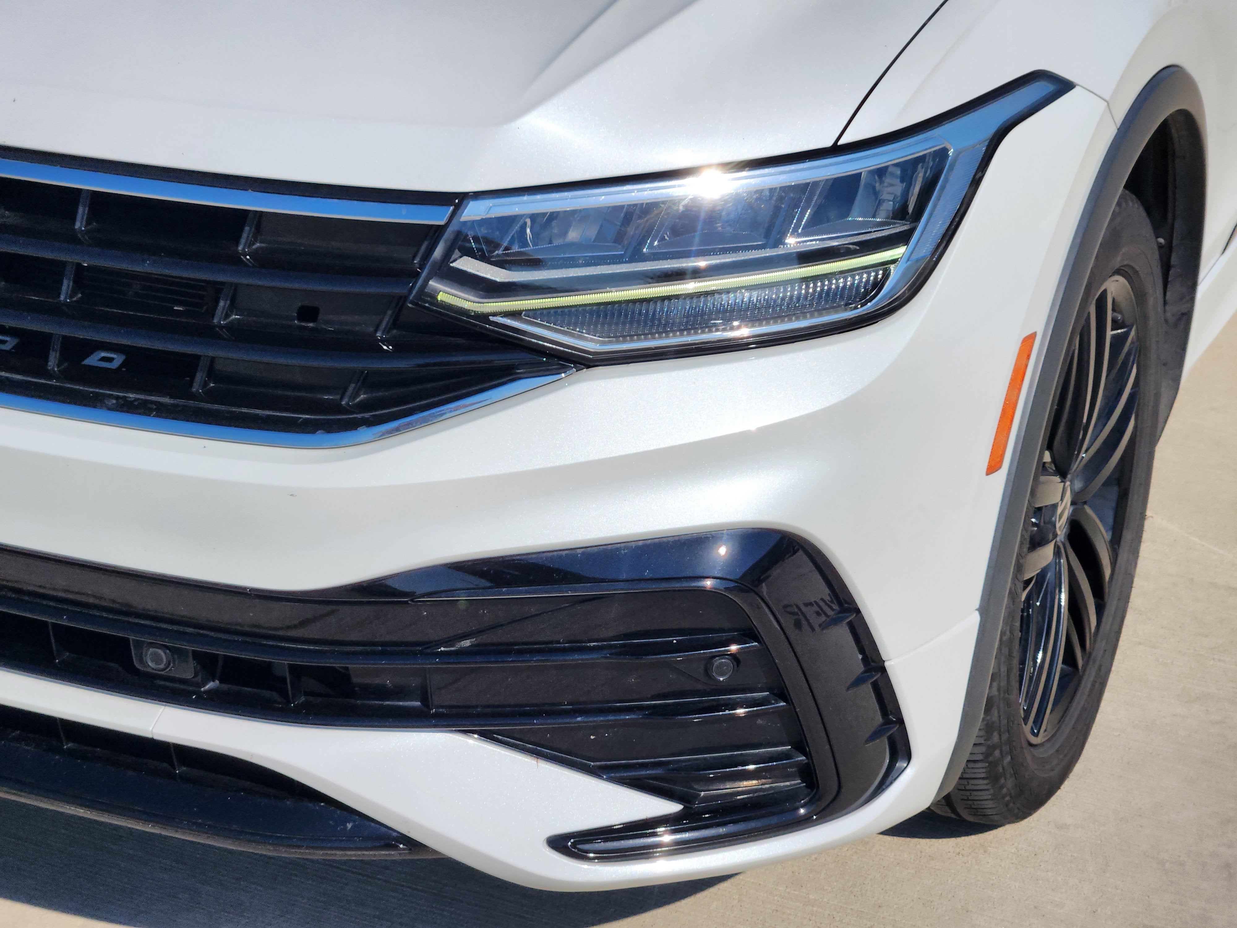 2022 Volkswagen Tiguan SE R-Line Black