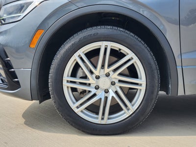 2023 Volkswagen Tiguan SE R-Line Black