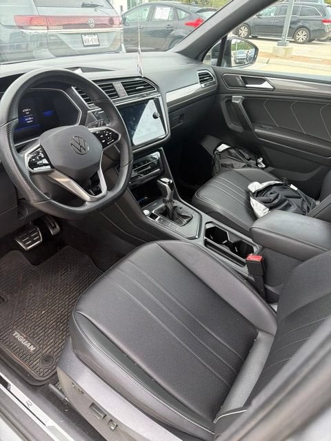 2023 Volkswagen Tiguan SE R-Line Black