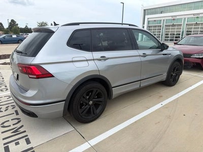 2023 Volkswagen Tiguan SE R-Line Black