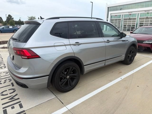 2023 Volkswagen Tiguan SE R-Line Black