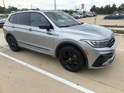 2023 Volkswagen Tiguan SE R-Line Black