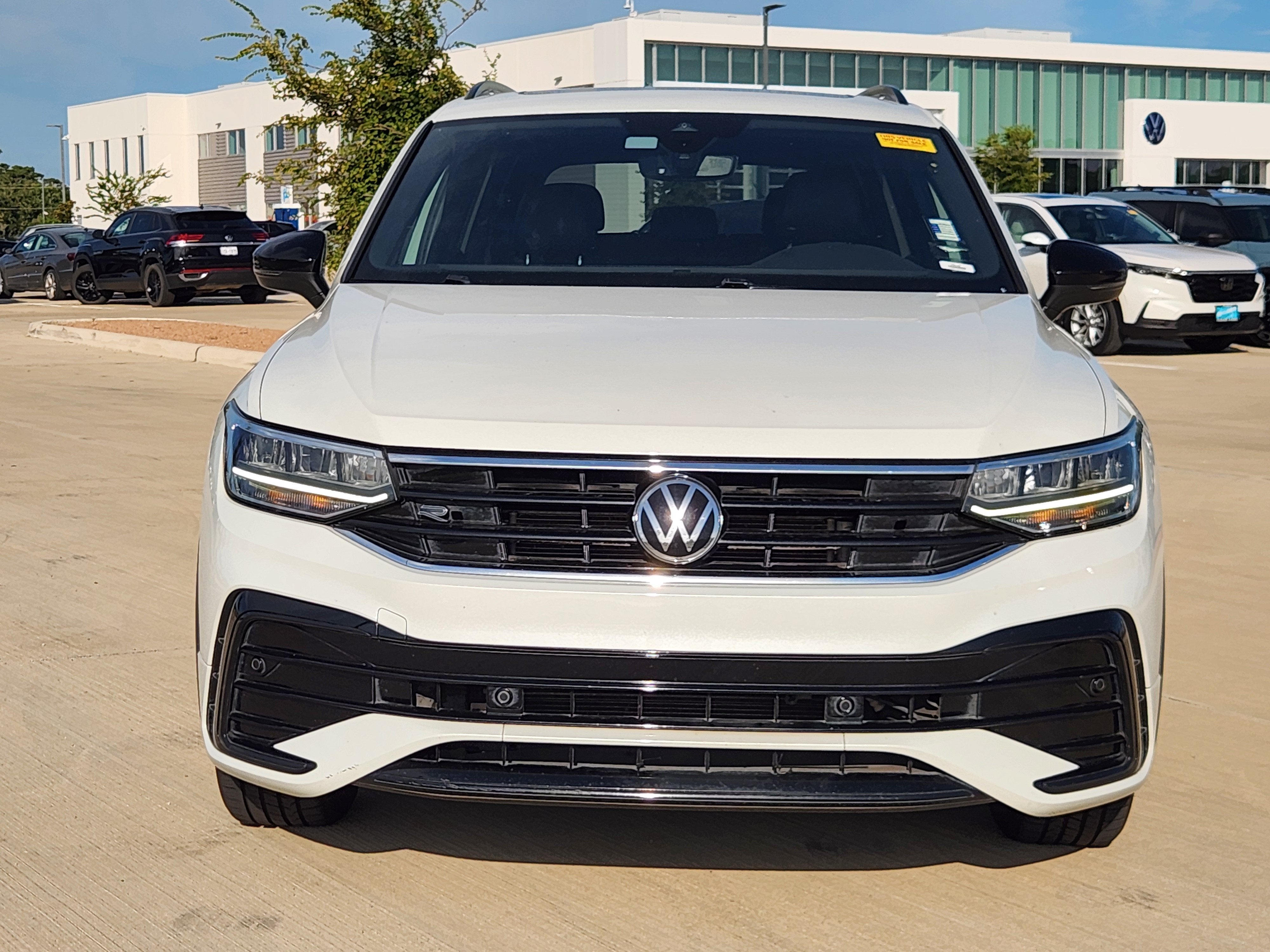 2022 Volkswagen Tiguan SE R-Line Black