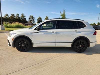 2022 Volkswagen Tiguan SE R-Line Black