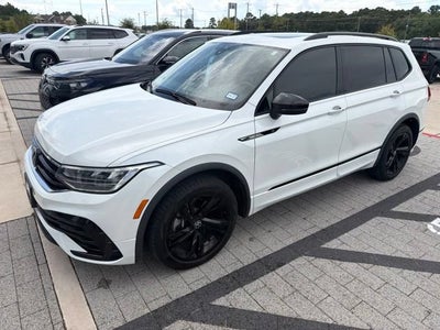 2023 Volkswagen Tiguan SE R-Line Black