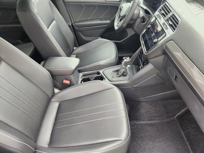 2023 Volkswagen Tiguan SE R-Line Black