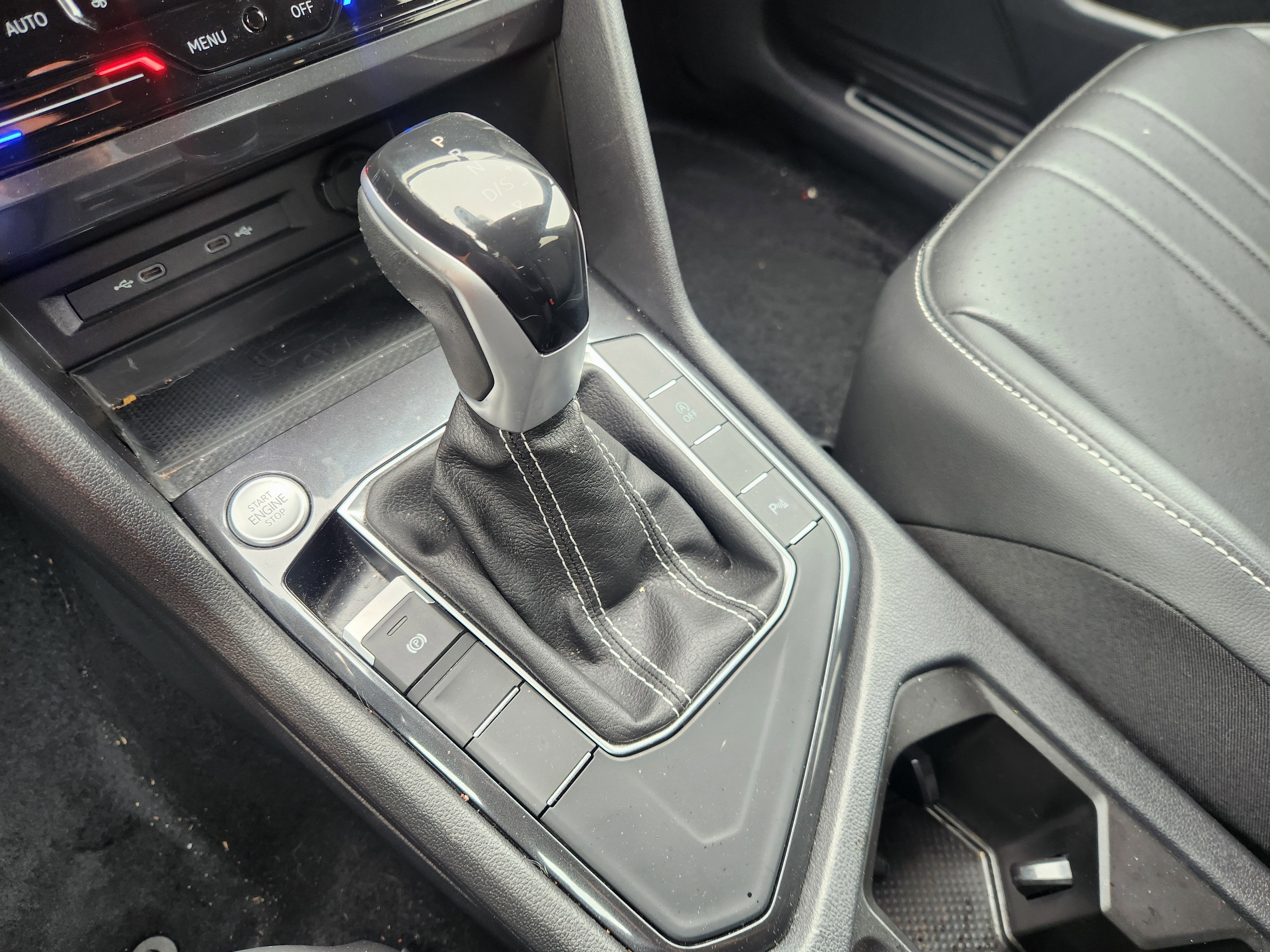 2023 Volkswagen Tiguan SE R-Line Black