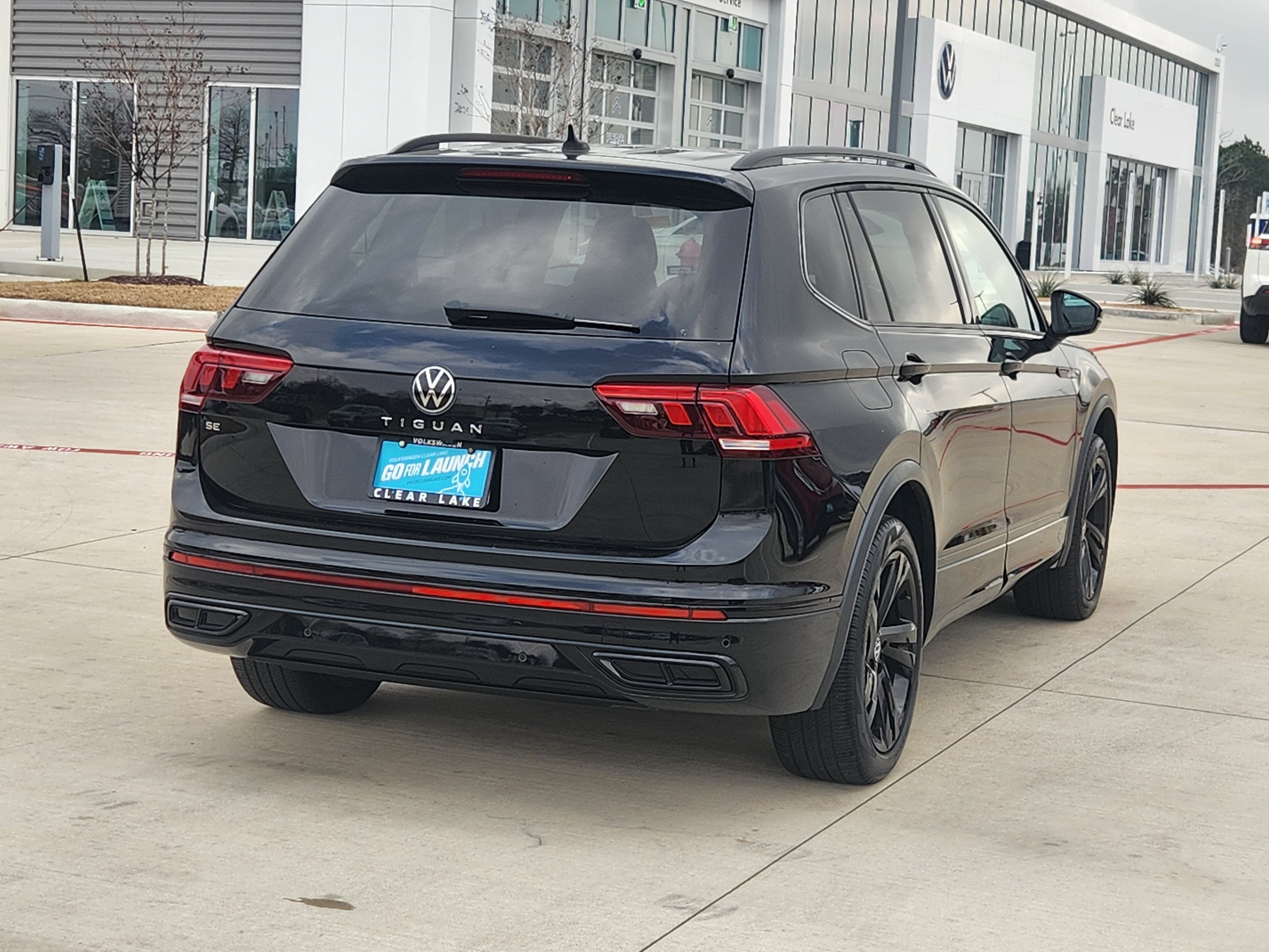2023 Volkswagen Tiguan SE R-Line Black