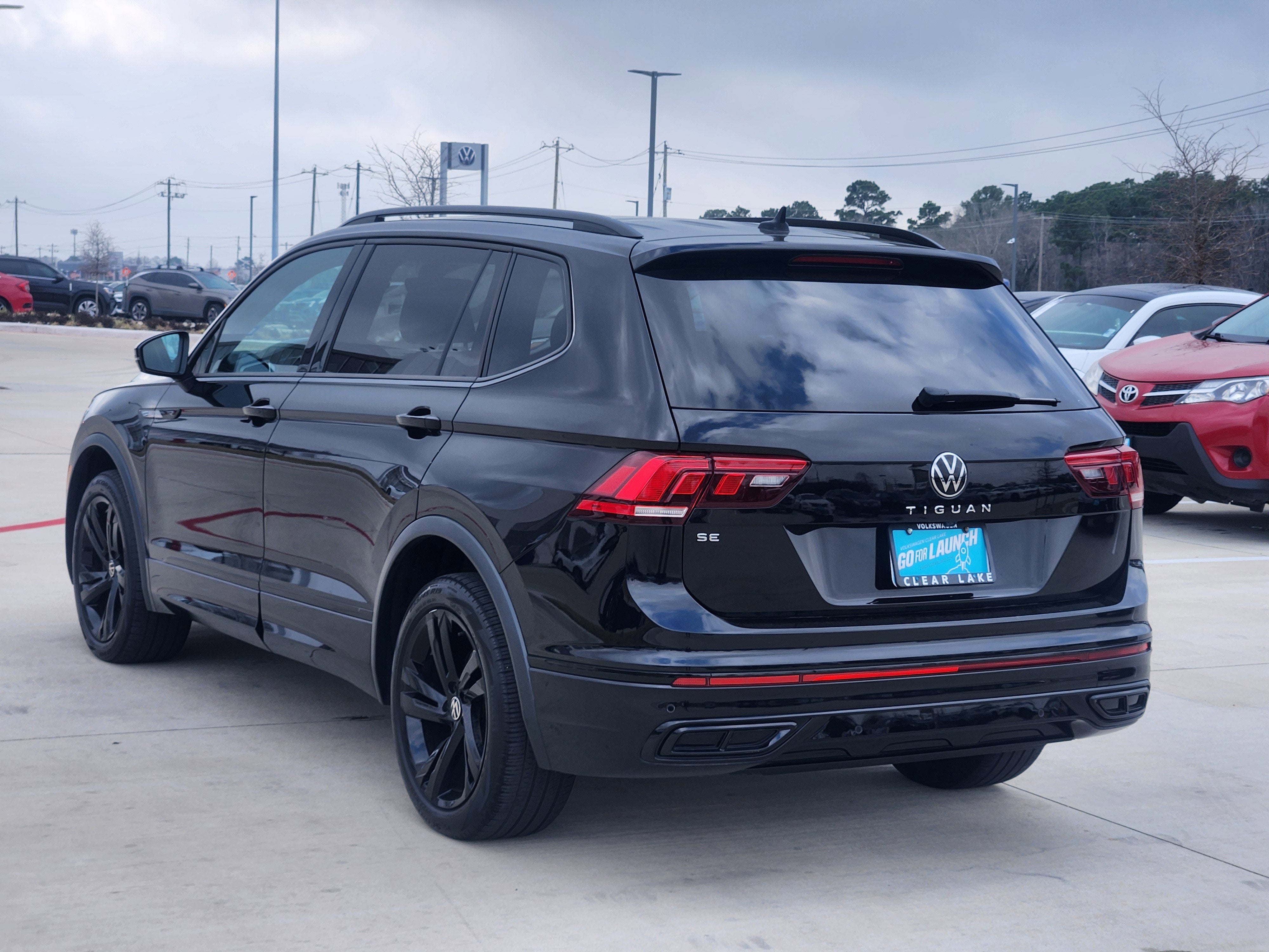 2023 Volkswagen Tiguan SE R-Line Black