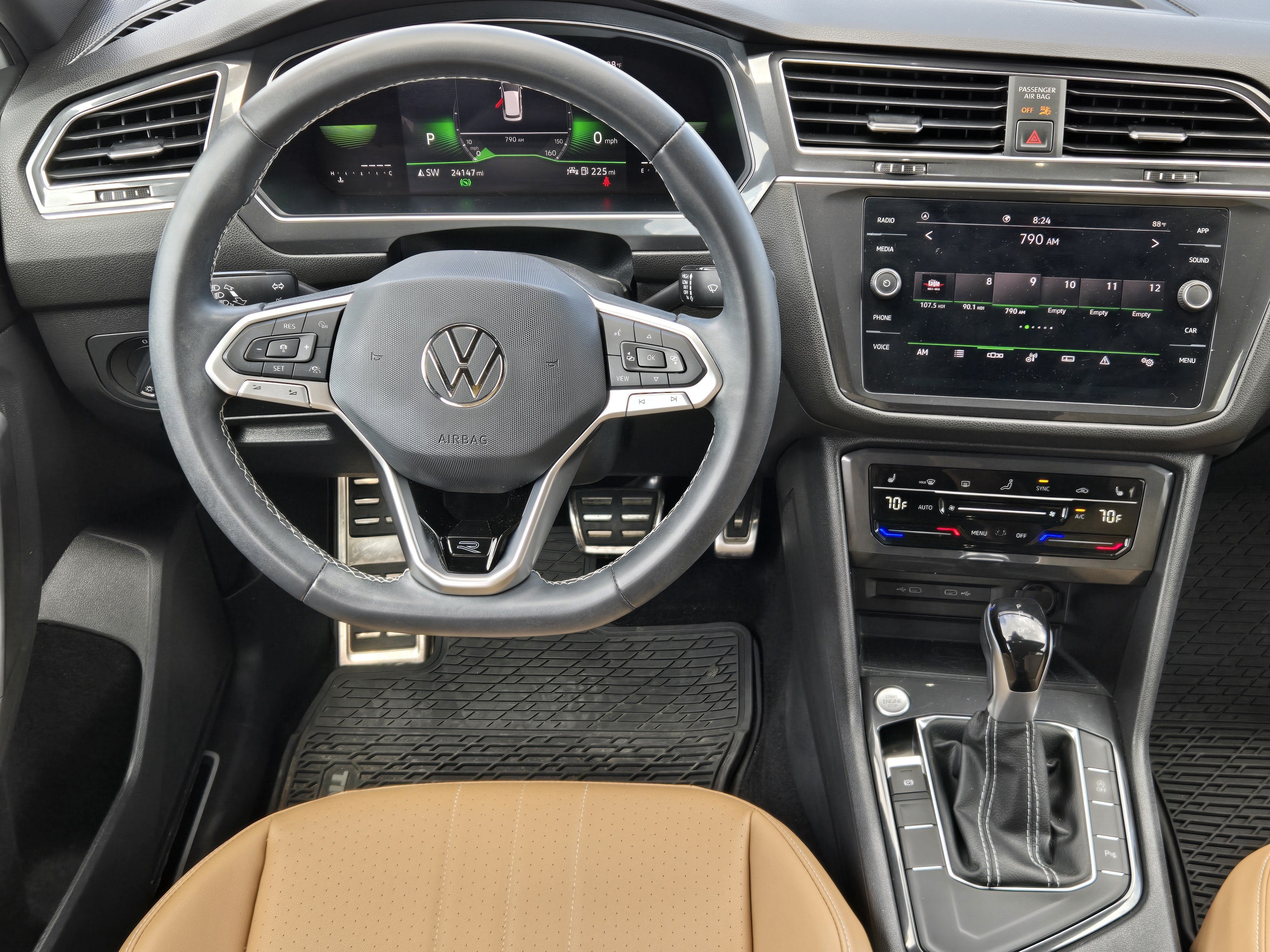 2023 Volkswagen Tiguan SE R-Line Black