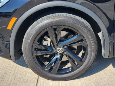 2023 Volkswagen Tiguan SE R-Line Black