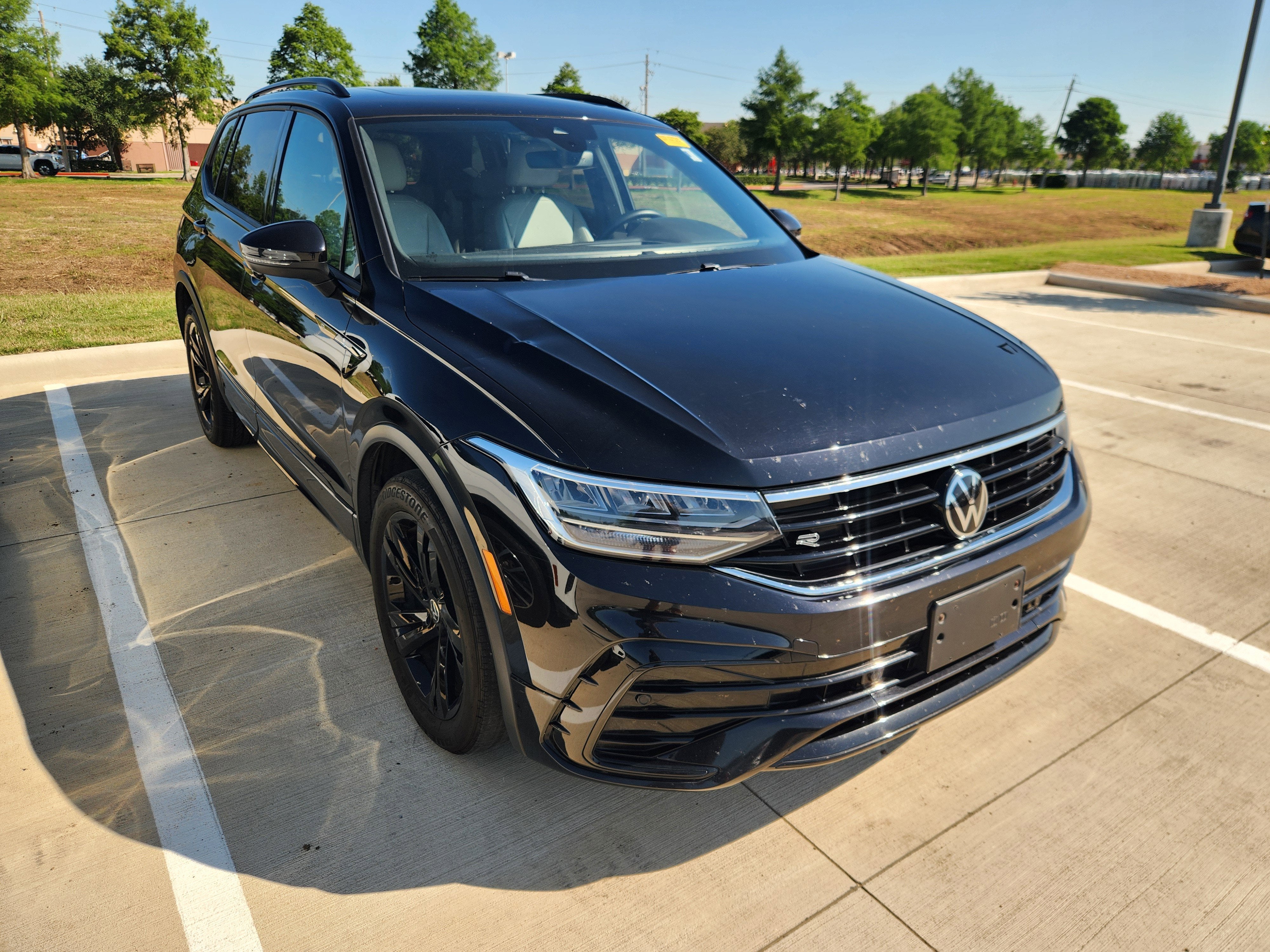2023 Volkswagen Tiguan SE R-Line Black