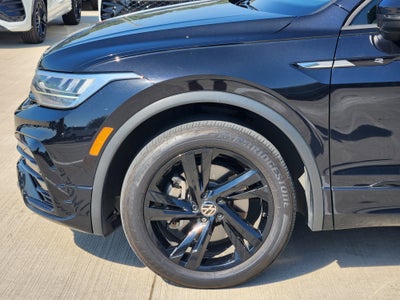2023 Volkswagen Tiguan SE R-Line Black