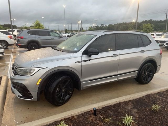 2024 Volkswagen Tiguan SE R-Line Black