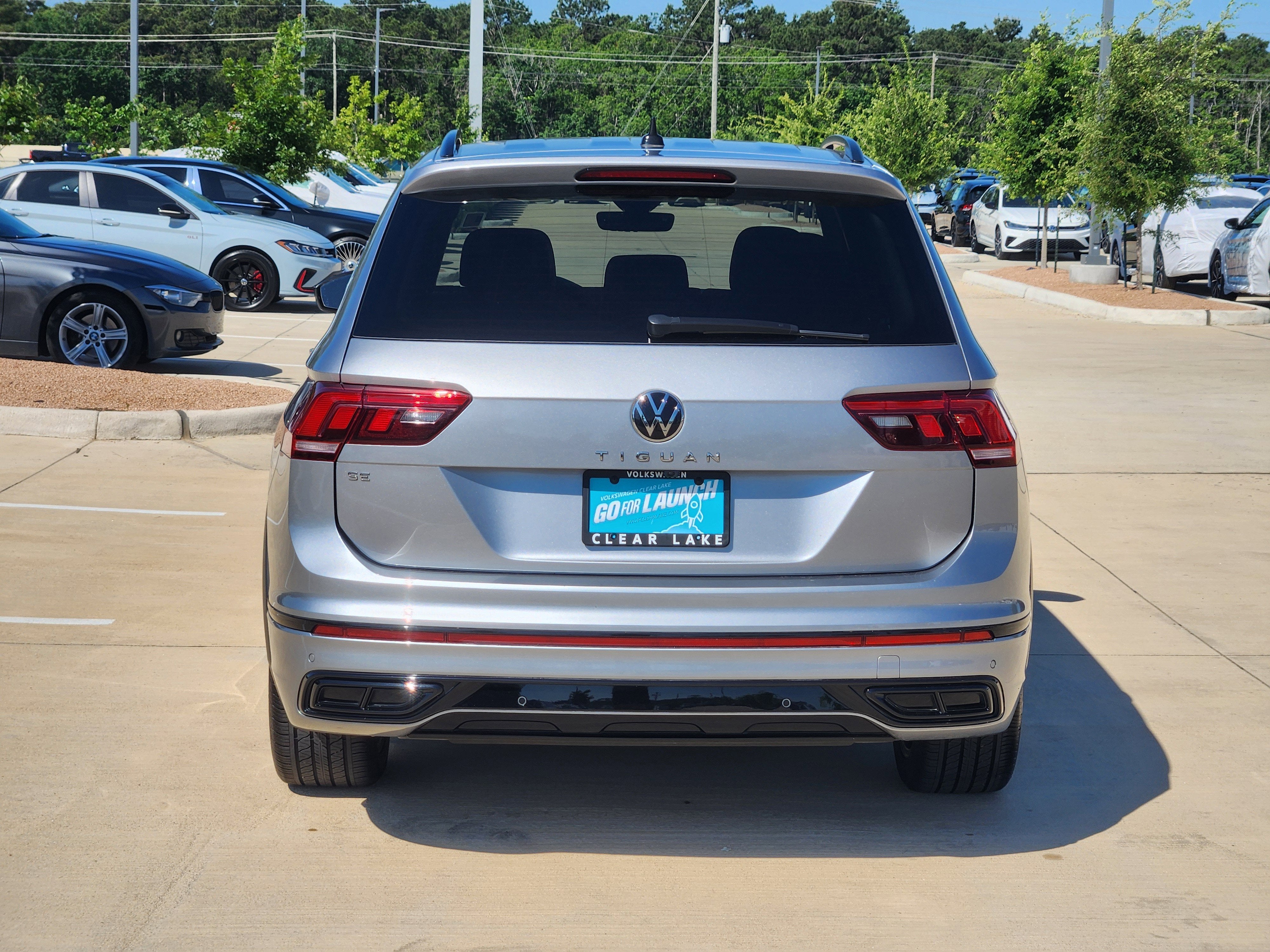 2024 Volkswagen Tiguan SE R-Line Black
