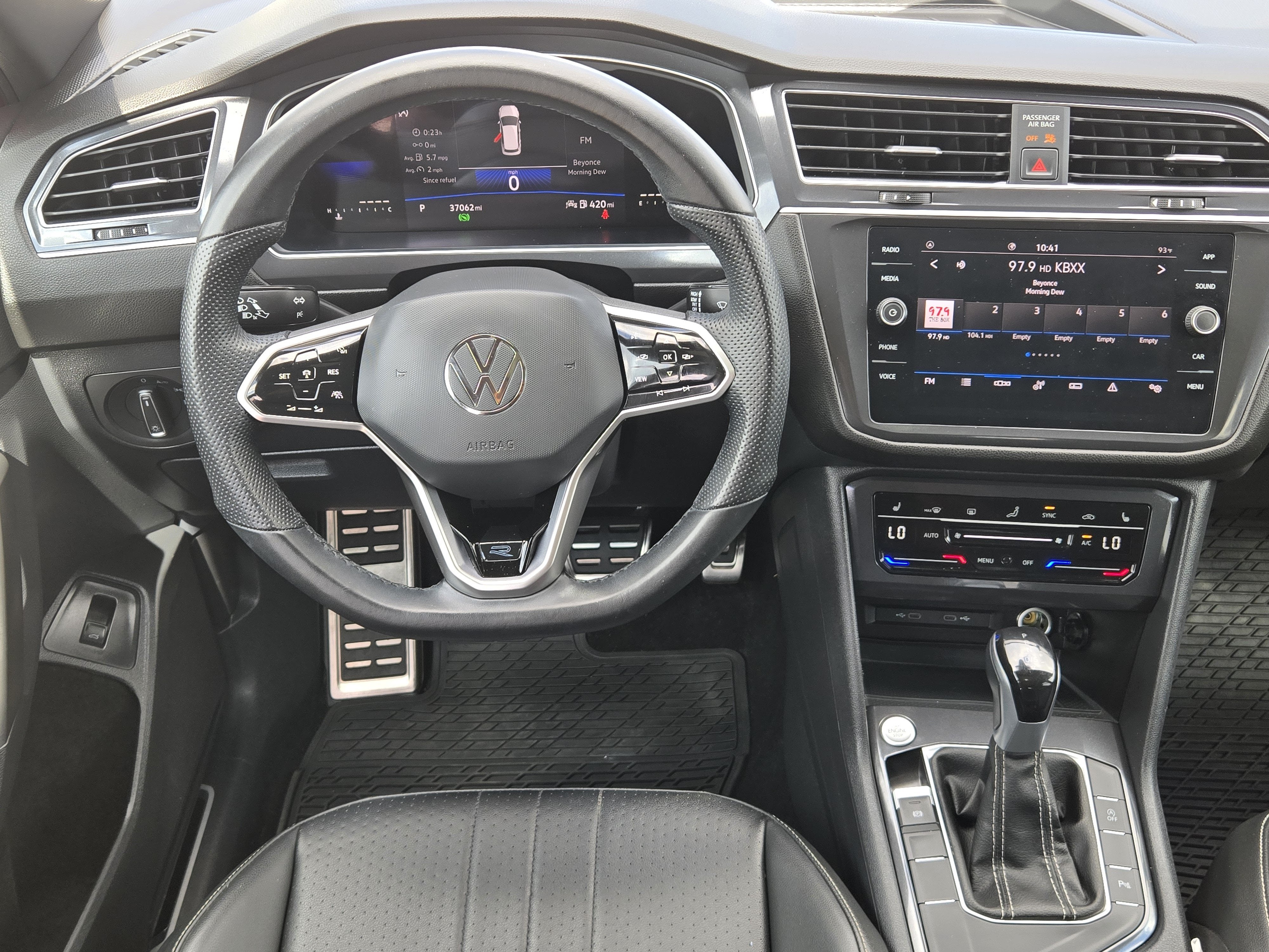 2024 Volkswagen Tiguan SE R-Line Black